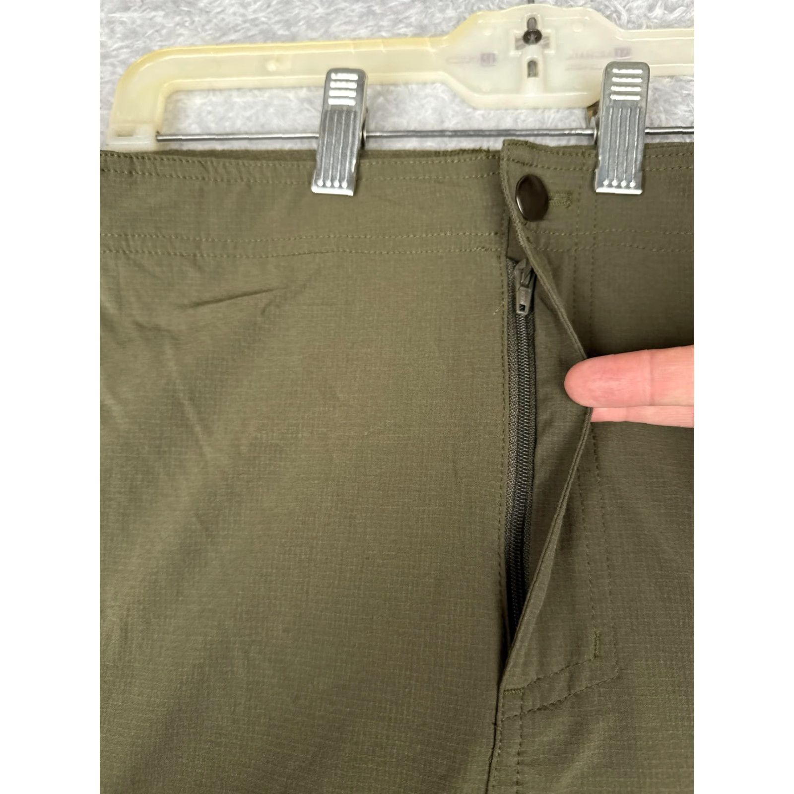 Vintage Toomett Mens Pants 38x29 Green Convertible Zip Off Hiking Cargo Nylon Spandex Pants Mens Regular Zip Off Legs Outdoor 90% Nylon 10% Spandex Boy Size US 38 / EU 54 - 5 Thumbnail