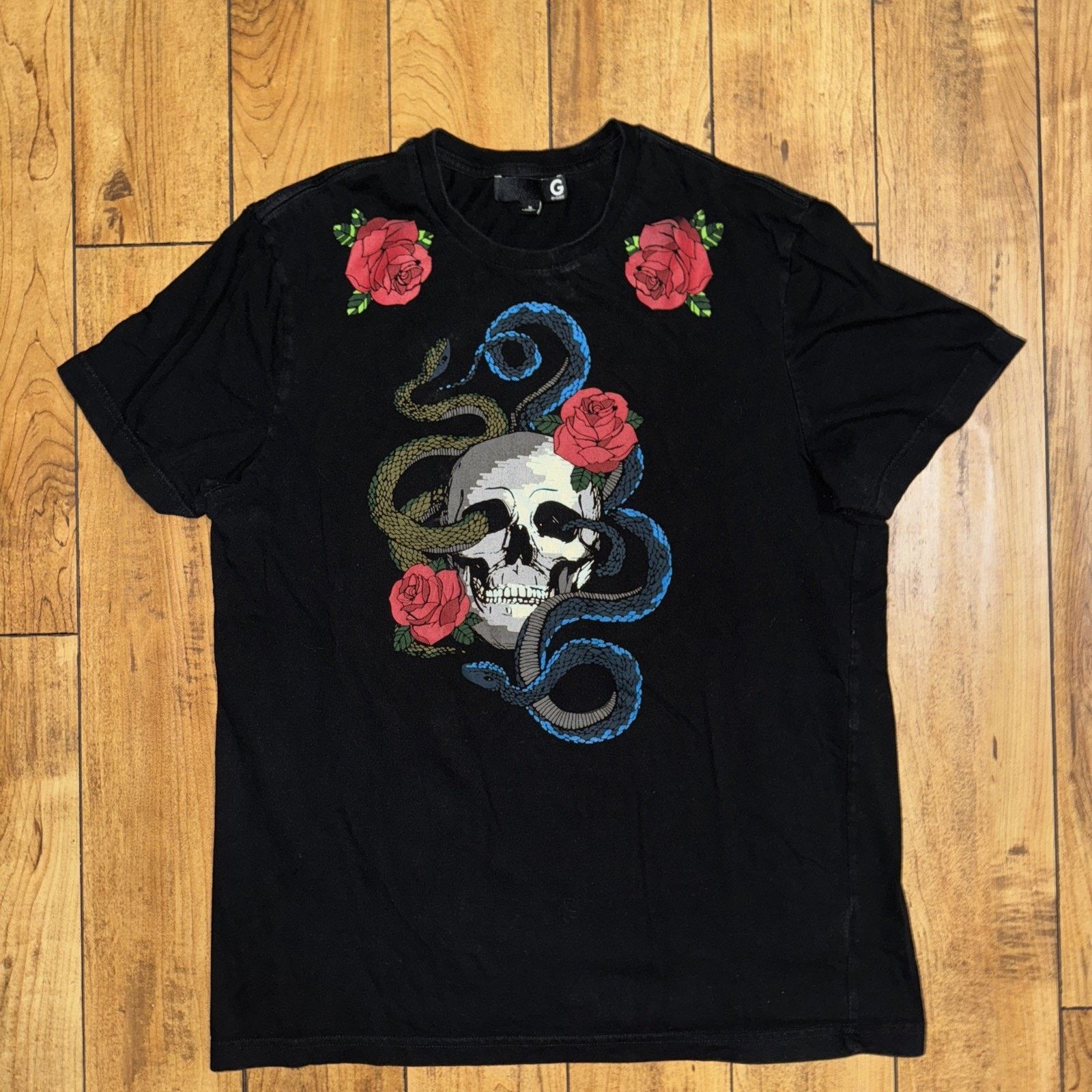 Guess × Vintage G By Guess Y2K style T-Shirt Black XL 22x27 Roses And Skulls Size US XL / EU 56 / 4 - 1 Thumbnail
