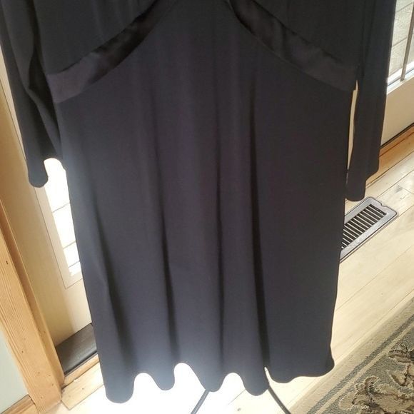 Designer BCBG Paris Vneck Cross Bodice Black 3/4 Sleeve Sz. XL Dress Size XL / US 12-14 / IT 48-50 - 5 Thumbnail