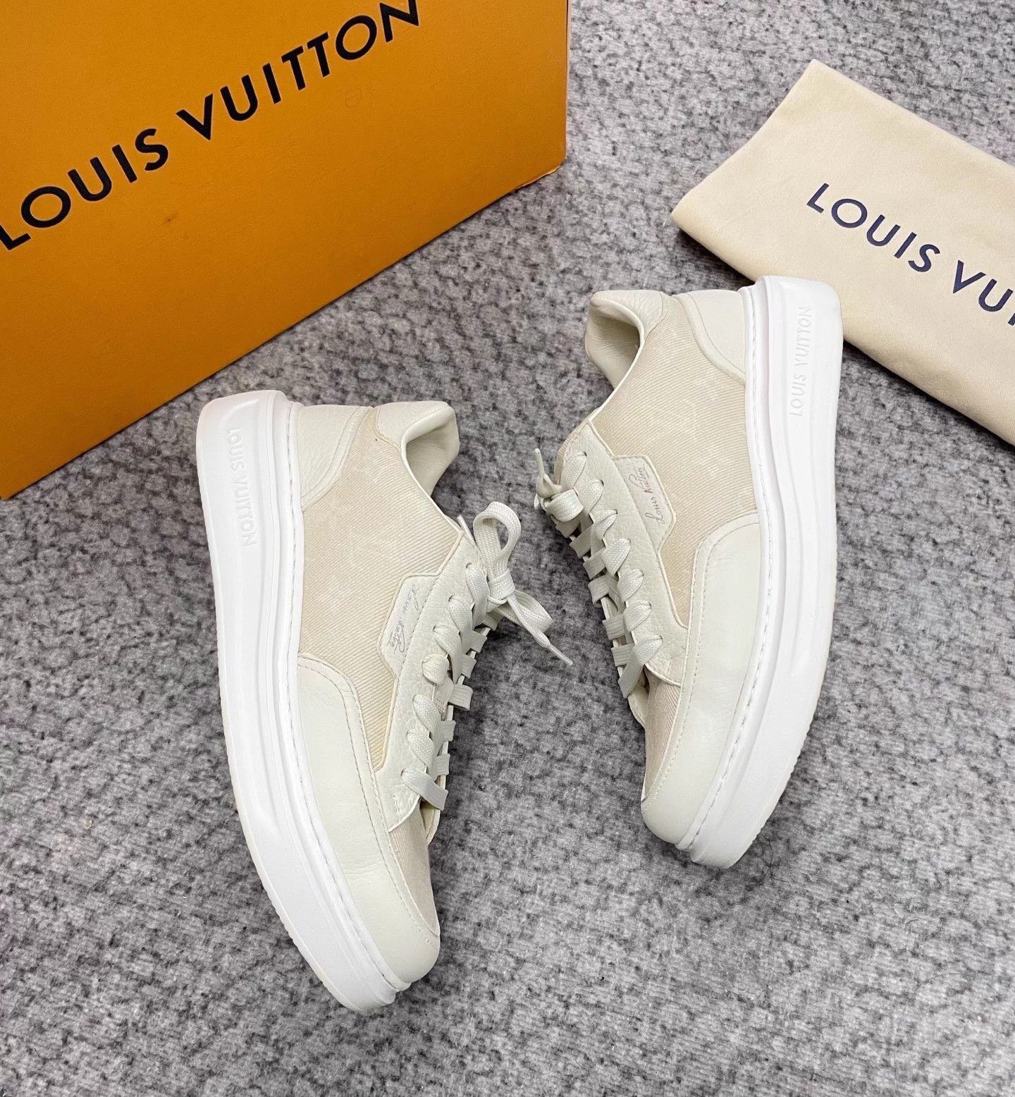 Louis Vuitton LV Trainer Blue & White Sneakers 9/43 Size US 10 / EU 43 - 3 Thumbnail