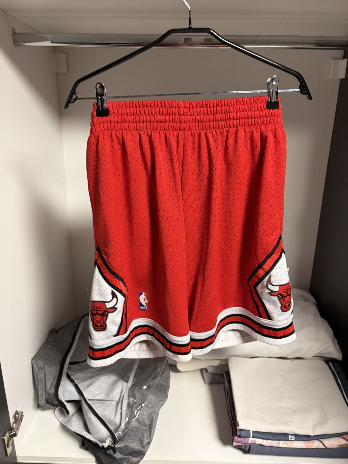 Nike NBA BULLS SHORTS Size US 34 / EU 50 - 1 Thumbnail