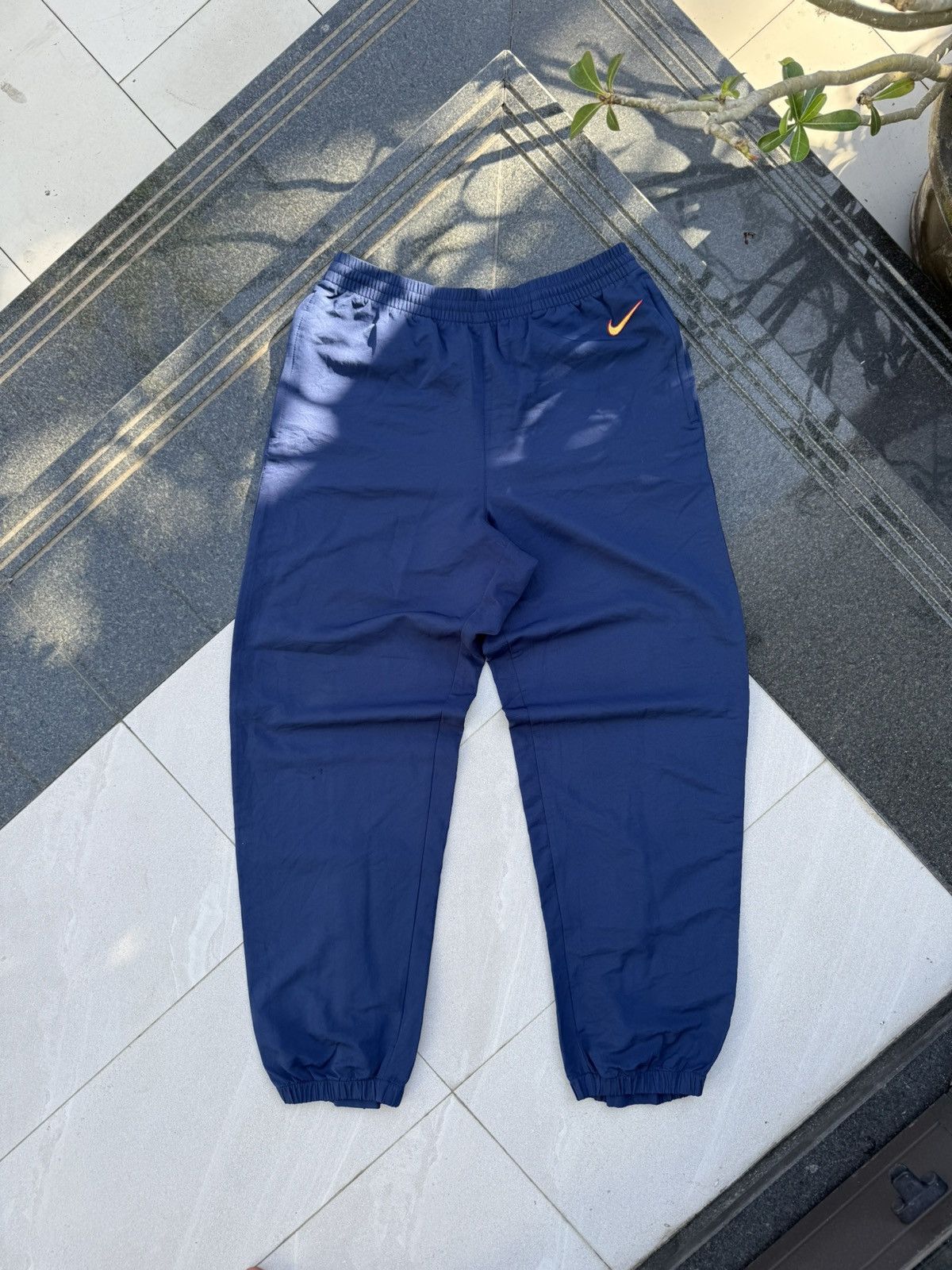 Nike 90’s NIKE RARE SWOOSH LOGO Y2K VINTAGE ZIP NYLON TRACK PANTS Size US 32 / EU 48 - 2 Thumbnail