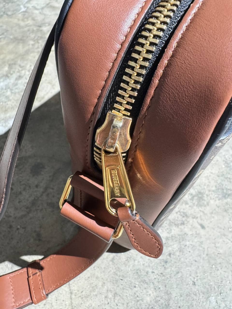 Burberry Burberry Pre-Owned 2010s TB Monogram Print Crossbody Bag Size ONE SIZE - 9 Thumbnail