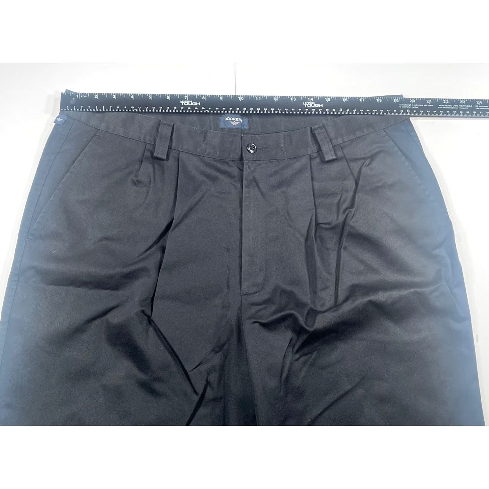 Dockers Dockers Pants Mens Size 40Wx32L Black Pleated Relaxed Fit Flat Front Khaki Chino Size US 40 / EU 56 - 2 Thumbnail