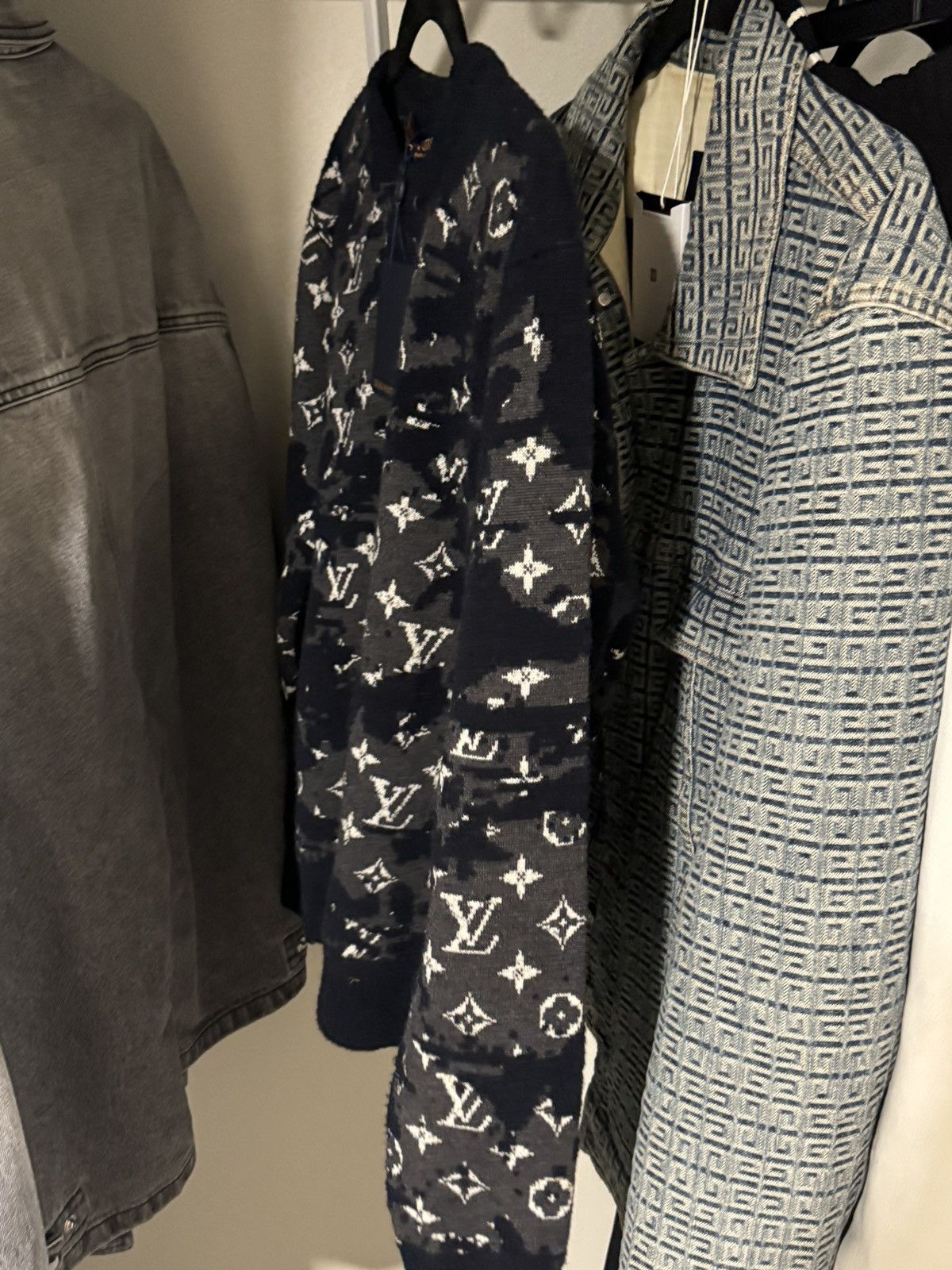 Louis Vuitton Louis Vuitton Distressed Monogram Logo knit sweaters Size US XS / EU 42 / 0 - 3 Thumbnail