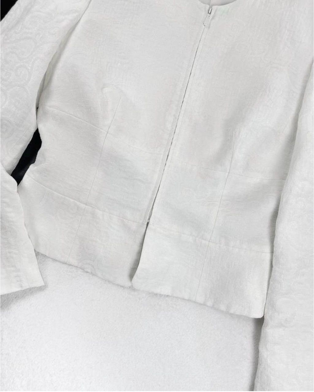 Giorgio Armani Giorgio Armani Vintage White Textured Peplum Blazer Size M / US 6-8 / IT 42-44 - 3 Thumbnail