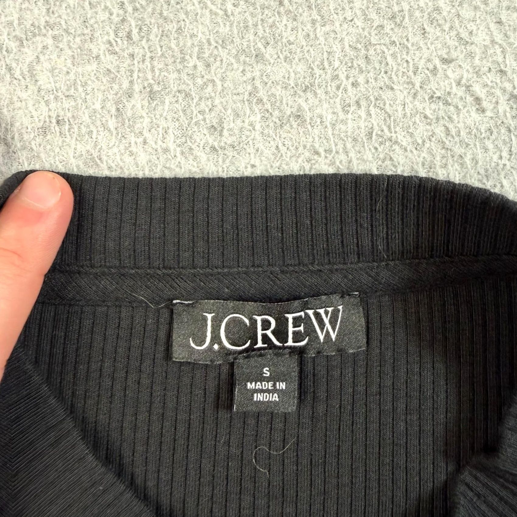 J.Crew J.CREW Cardigan Sweater Women Small Black Lightweight Knit Crew Neck Gold Button Front Ribbed Cap Sleeve Size S / US 4 / IT 40 - 3 Thumbnail