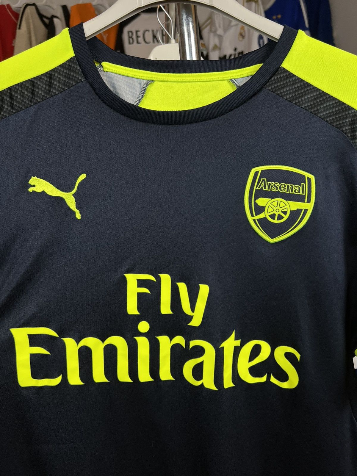 Puma Soccer Jersey Puma Arsenal 2016/17 Bellerin #24 Size US M / EU 48-50 / 2 - 4 Thumbnail