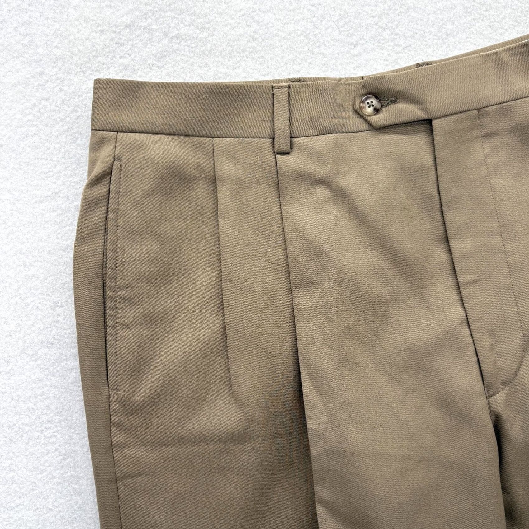 Jos. A. Bank Jos. A. Bank Dress Pants Mens 36 Beige Wool Pleated Executive Stretch Unhemmed Size US 36 / EU 52 - 3 Thumbnail