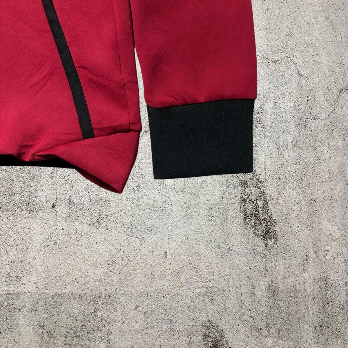 Oakley 2000s Oakley Logo Outdoor Tech Softshell Jacket Ziphoodie Size US L / EU 52-54 / 3 - 8 Thumbnail