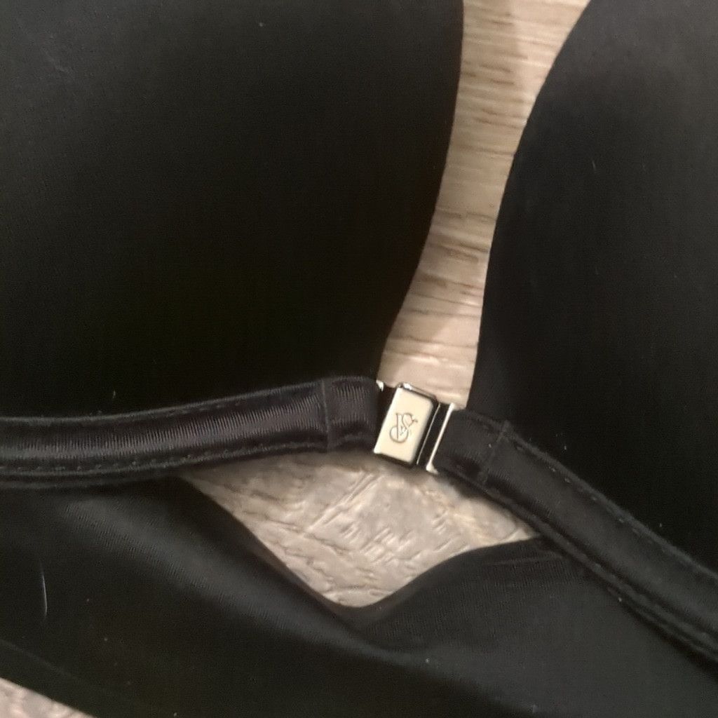 Victoria's Secret Victoria's secret plunge wired push up halter bra size 34A Size ONE SIZE - 2 Thumbnail