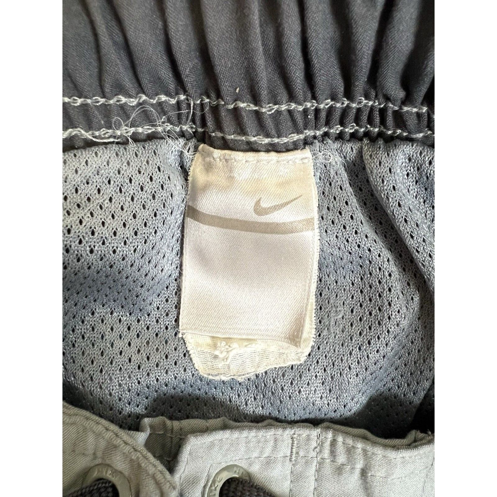 Nike VINTAGE Nike Swim Trunk Shorts L Gray Blue 90s Surf Mens Men Logo Size US 33 - 6 Thumbnail