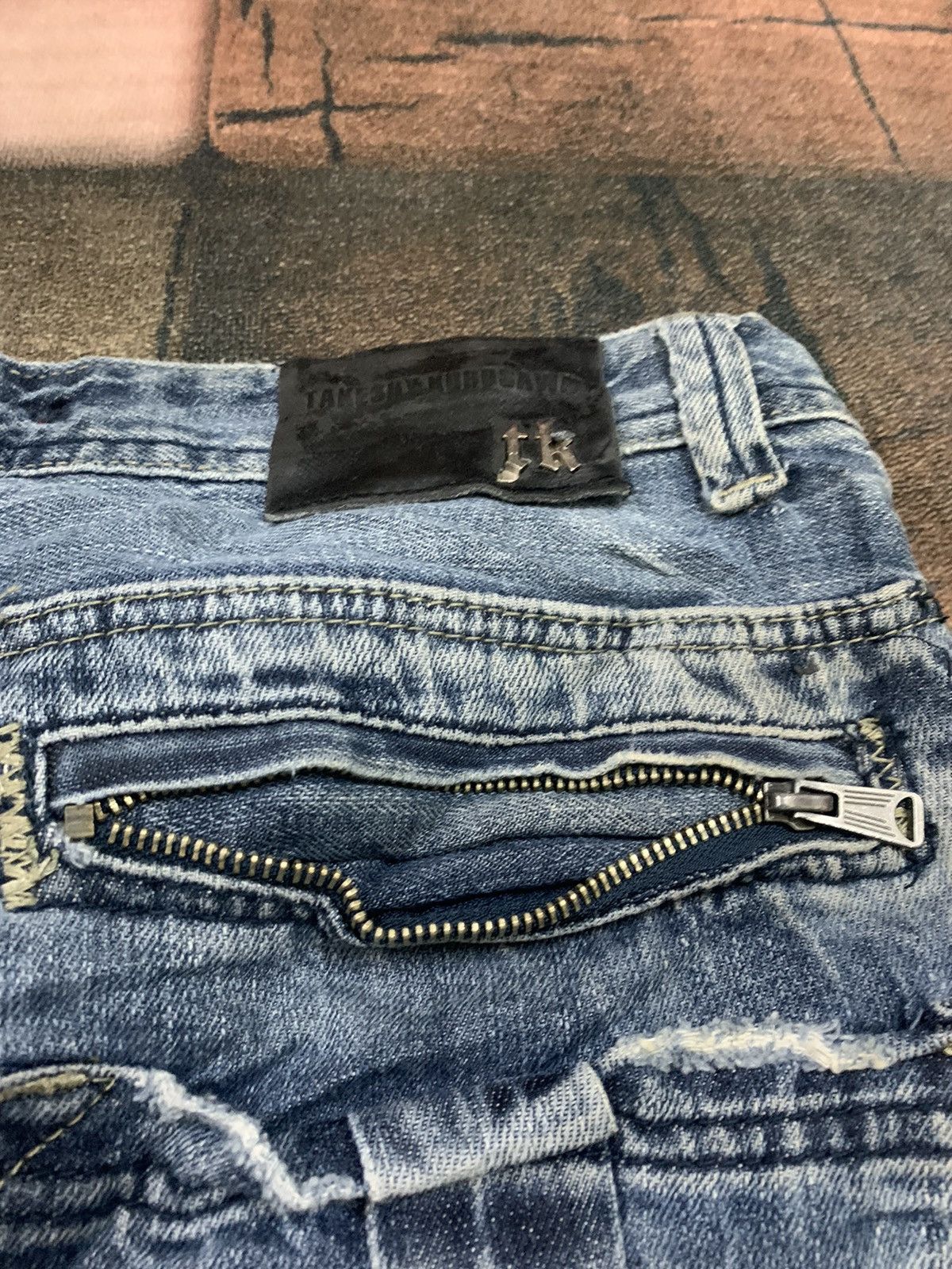 Japanese Brand DISTRESSED PUNK SLIM JEANS LOT OF BUTTON BY TAKESHY KUROSAWA Size US 31 - 18 Thumbnail