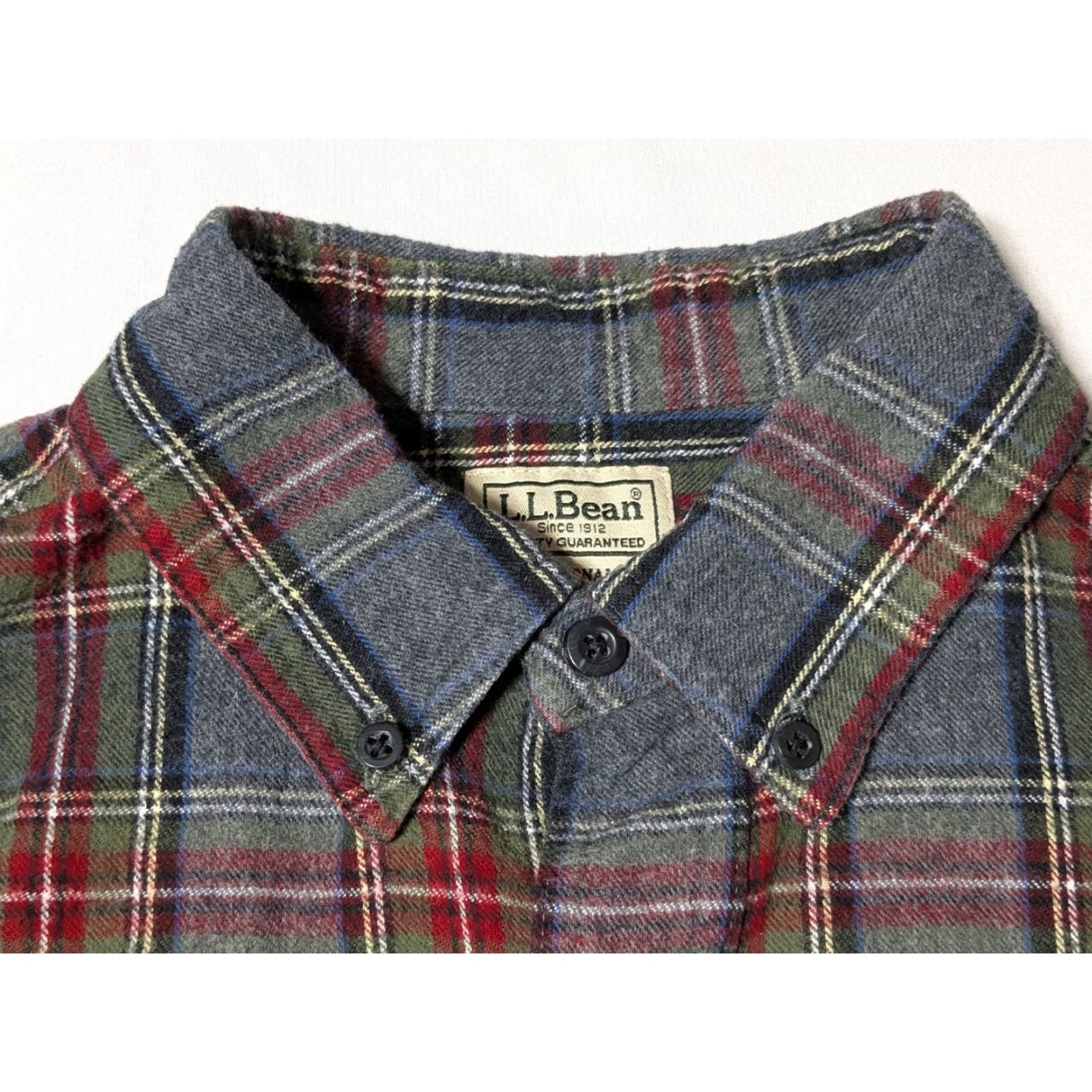 Vintage VINTAGE L.L. Bean Traditional Fit Shirt Men Small-REG Grey Scotch Plaid Flannel Button-Up Size US S / EU 44-46 / 1 - 5 Thumbnail