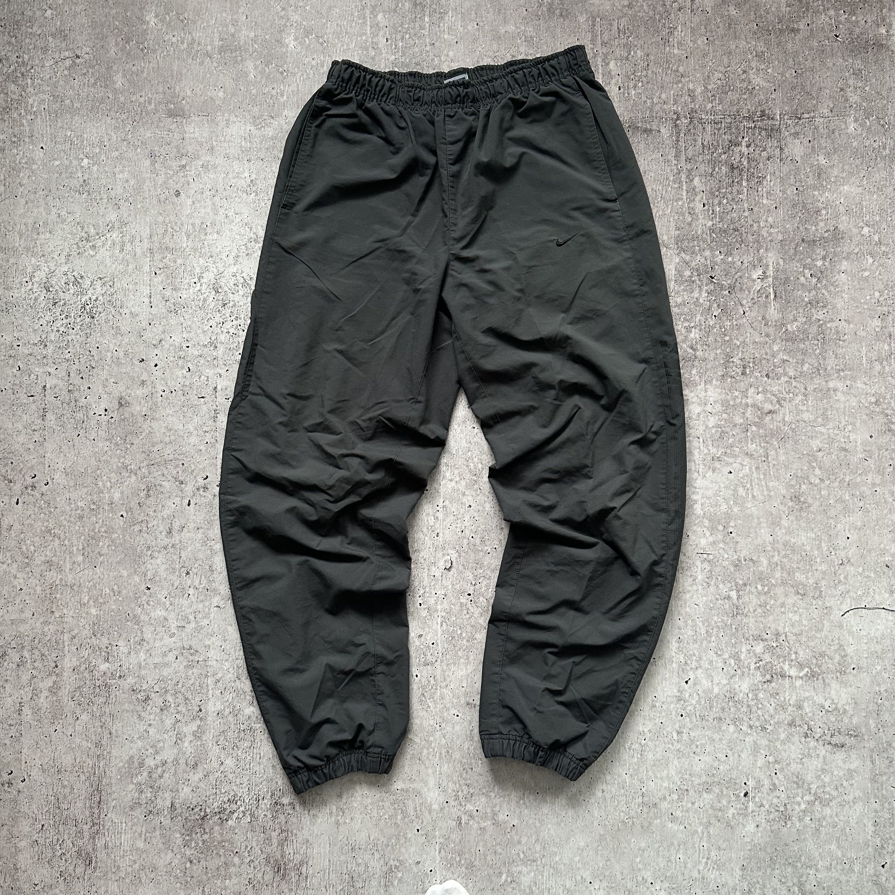 Nike Nike y2k Vintage Nylon Black Swoosh Baggy Pants Joggers Size US 34 / EU 50 - 3 Thumbnail