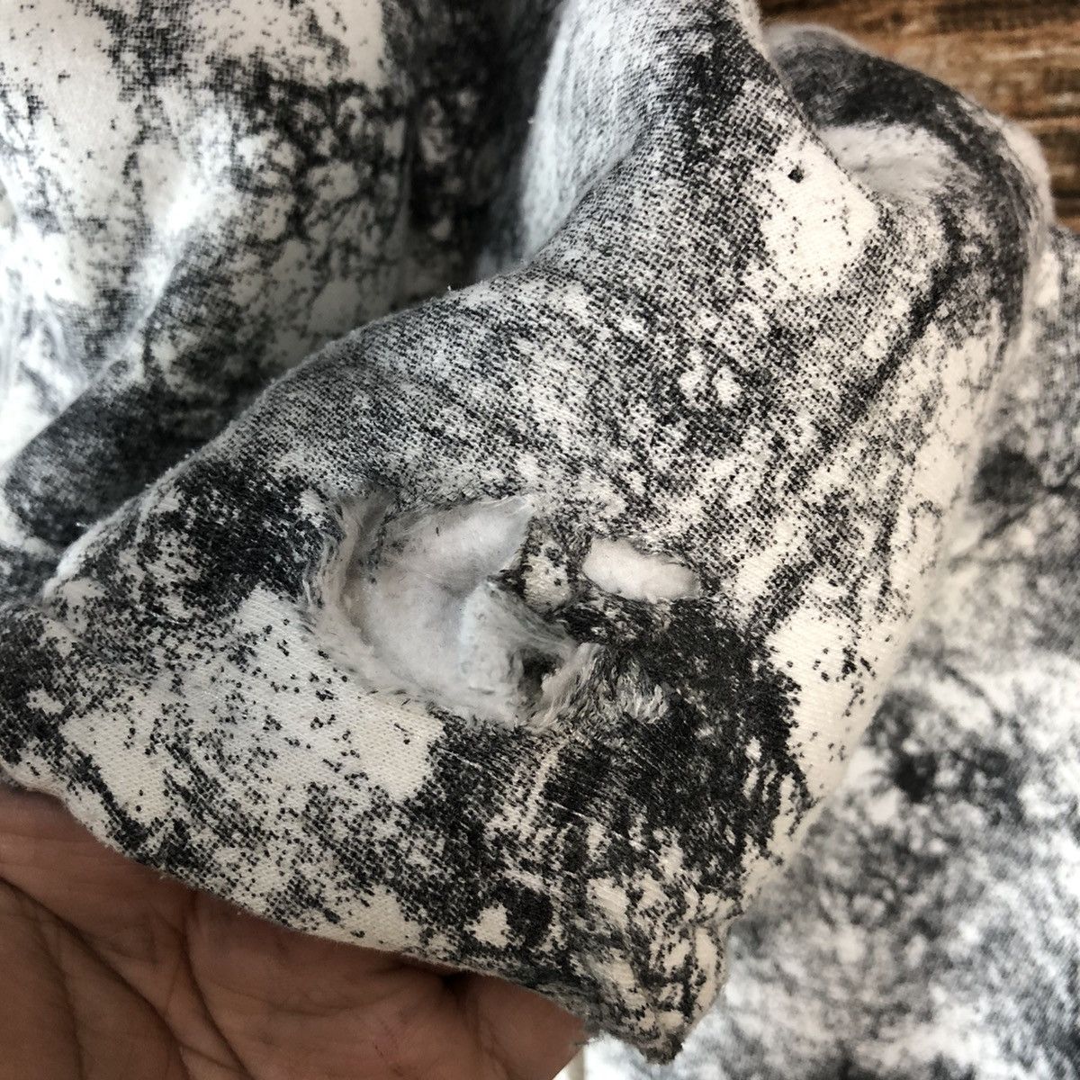 Japanese Brand Beamere White camo ripped sweatshirt Hoodie #A2031 Size US XL / EU 56 / 4 - 13 Thumbnail