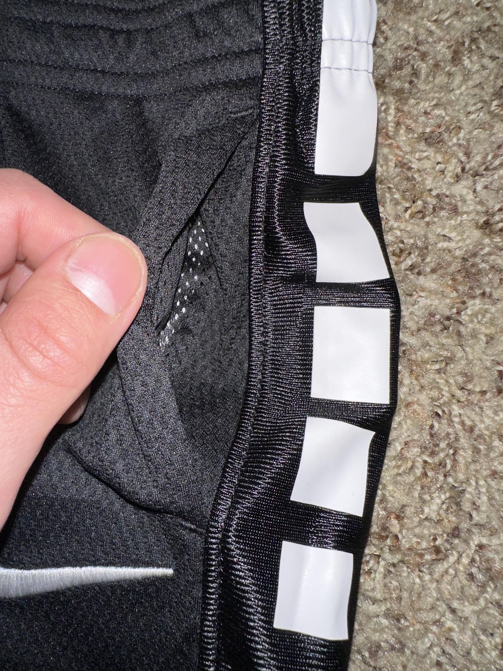 Nike Nike Dri-Fit Big Kids (Boy’s) Elite Stripe Black/White Shorts Size US 26 / EU 42 - 3 Thumbnail