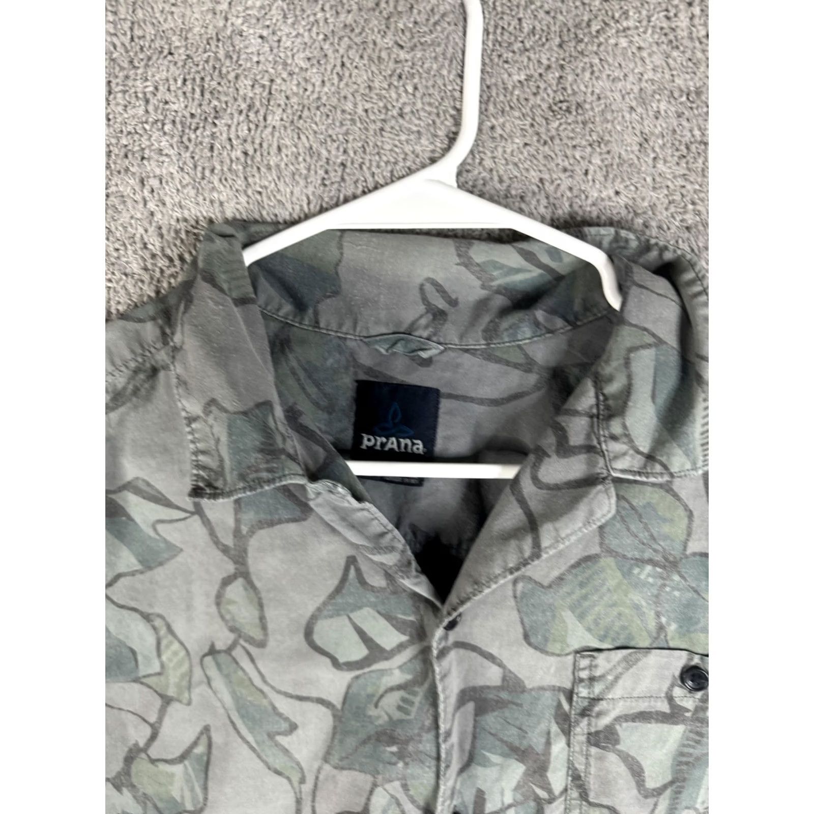 Prana prAna Shirt Mens XL Gray Green Floral Button Up Short Sleeve Lightweight Hiking Size US XL / EU 56 / 4 - 5 Thumbnail
