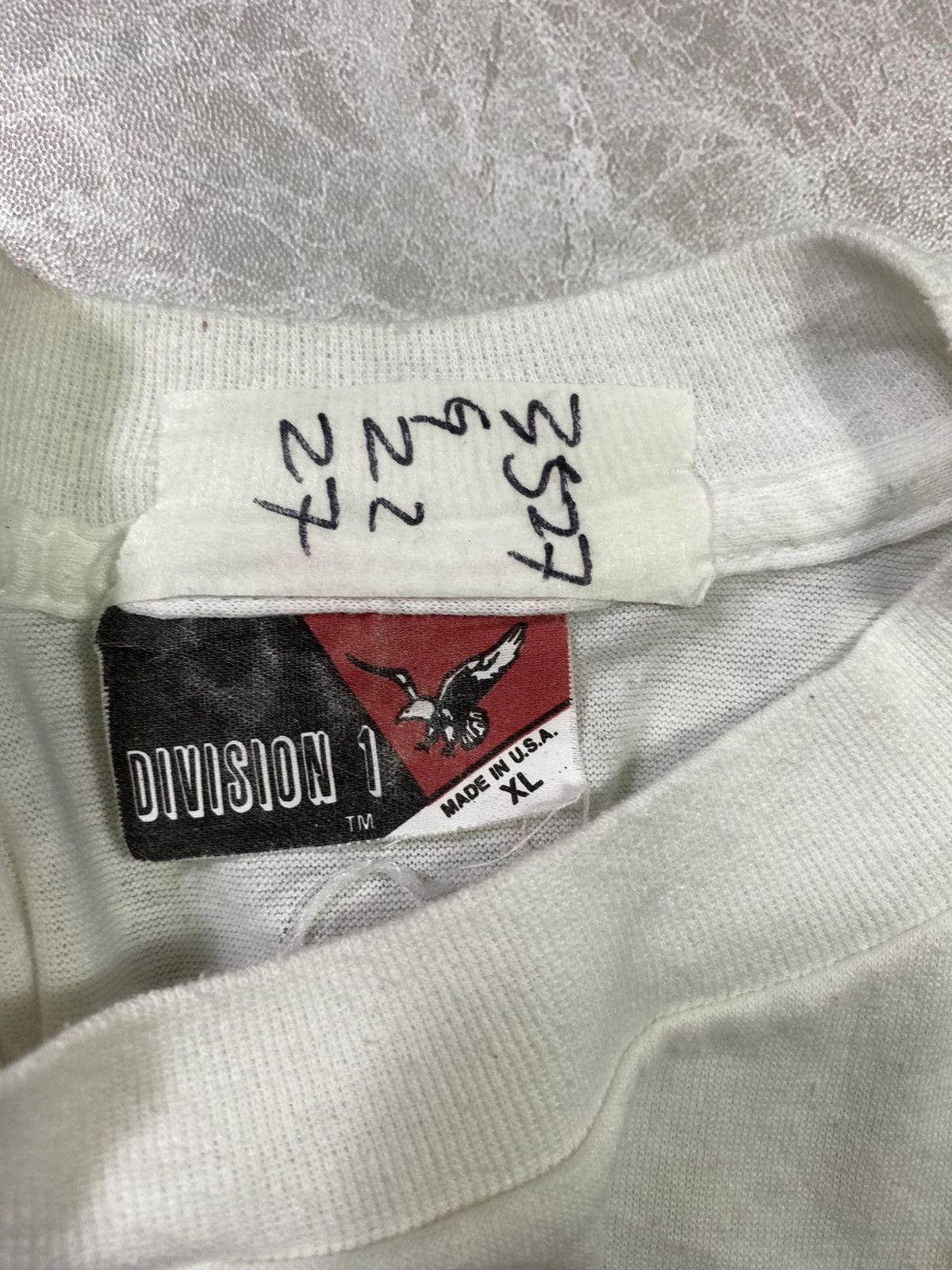 Vintage Vintage division 1 size L pit 22 big logo 3527 Size US L / EU 52-54 / 3 - 7 Thumbnail