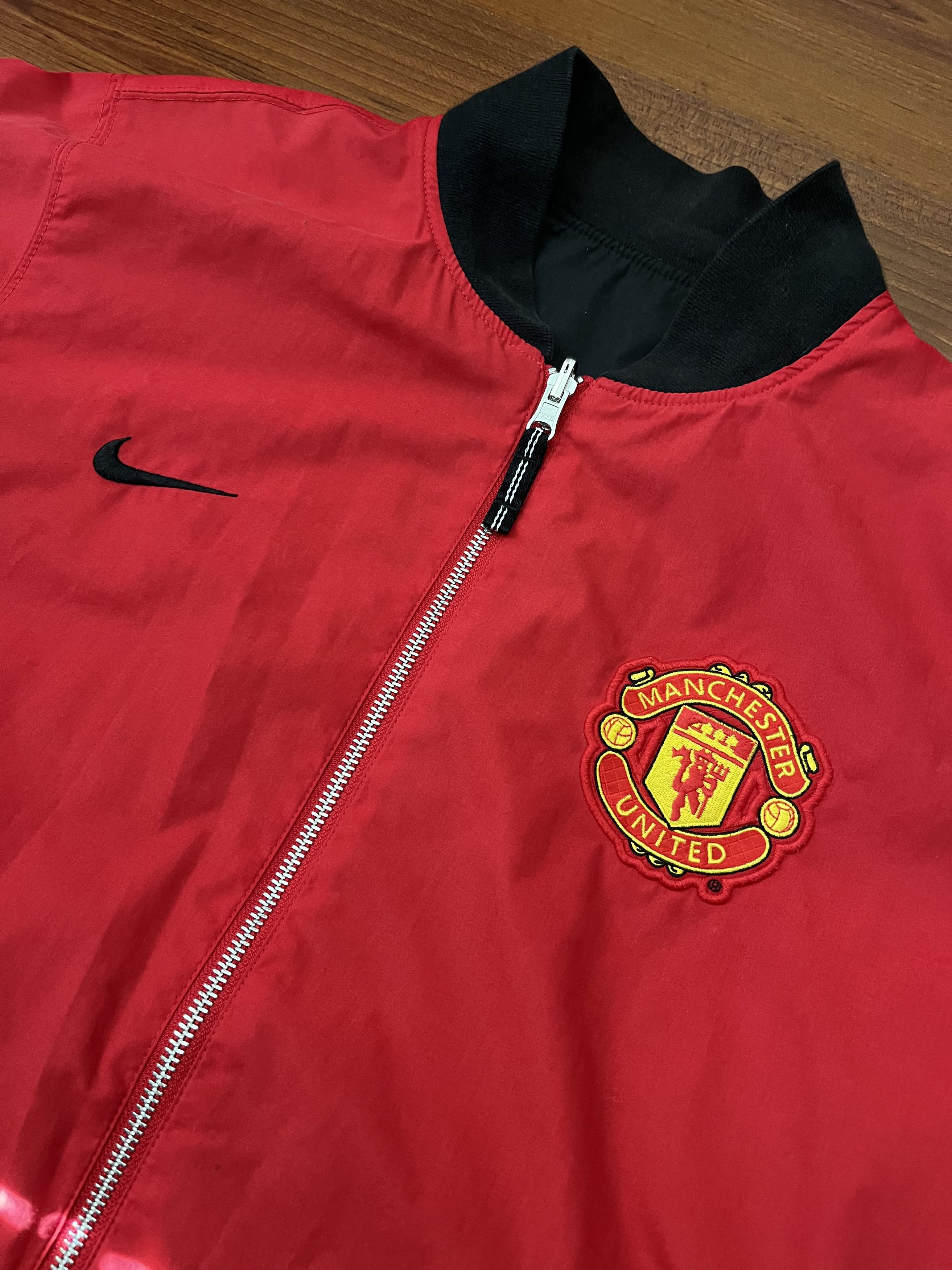 Nike Manchester United Nike Doube-Face Red Devils Bomber Football Size US M / EU 48-50 / 2 - 1 Thumbnail