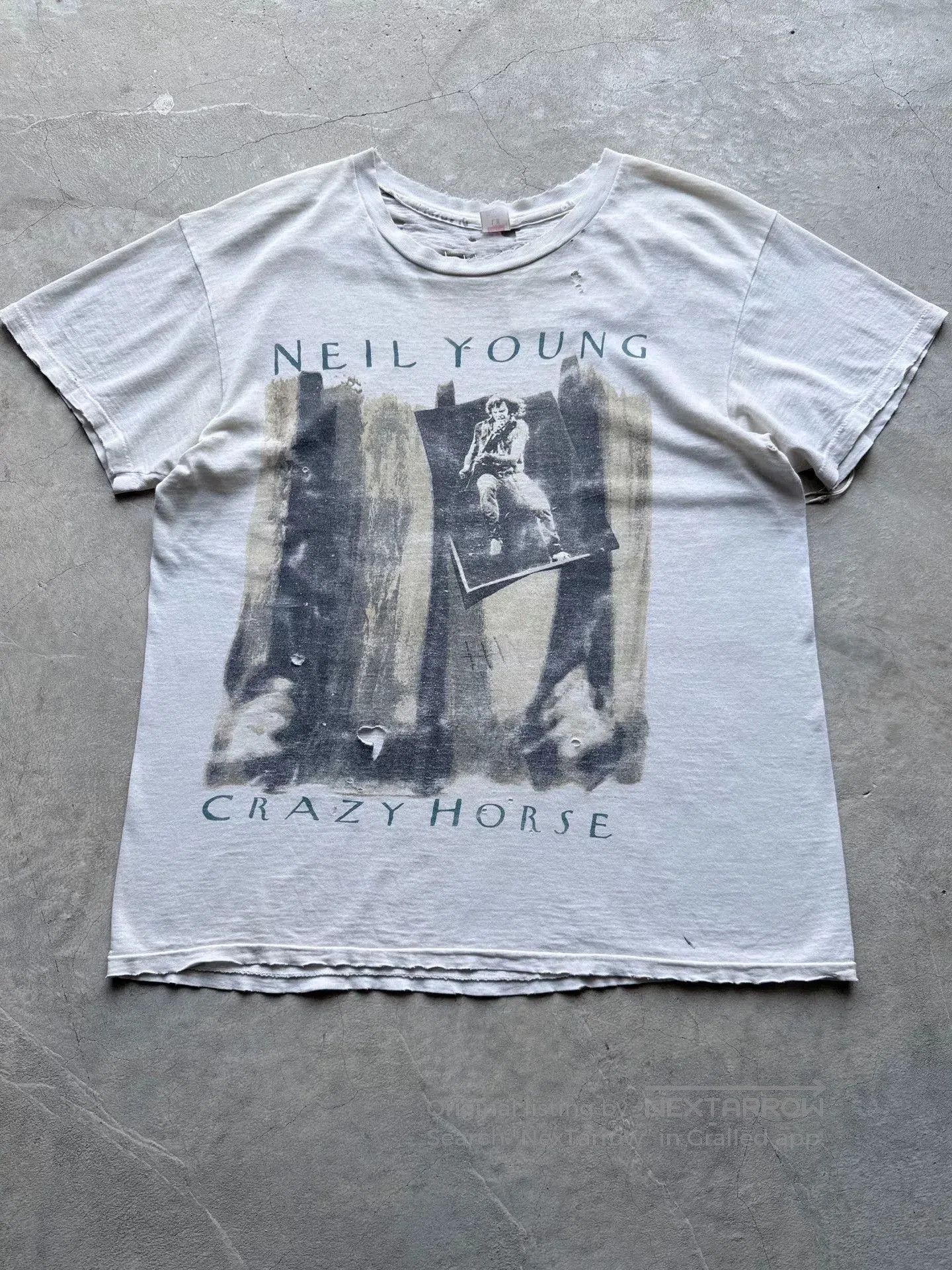 Vintage Vintage 80s Neil Young Tour Tee. Size US L / EU 52-54 / 3 - 1 Thumbnail
