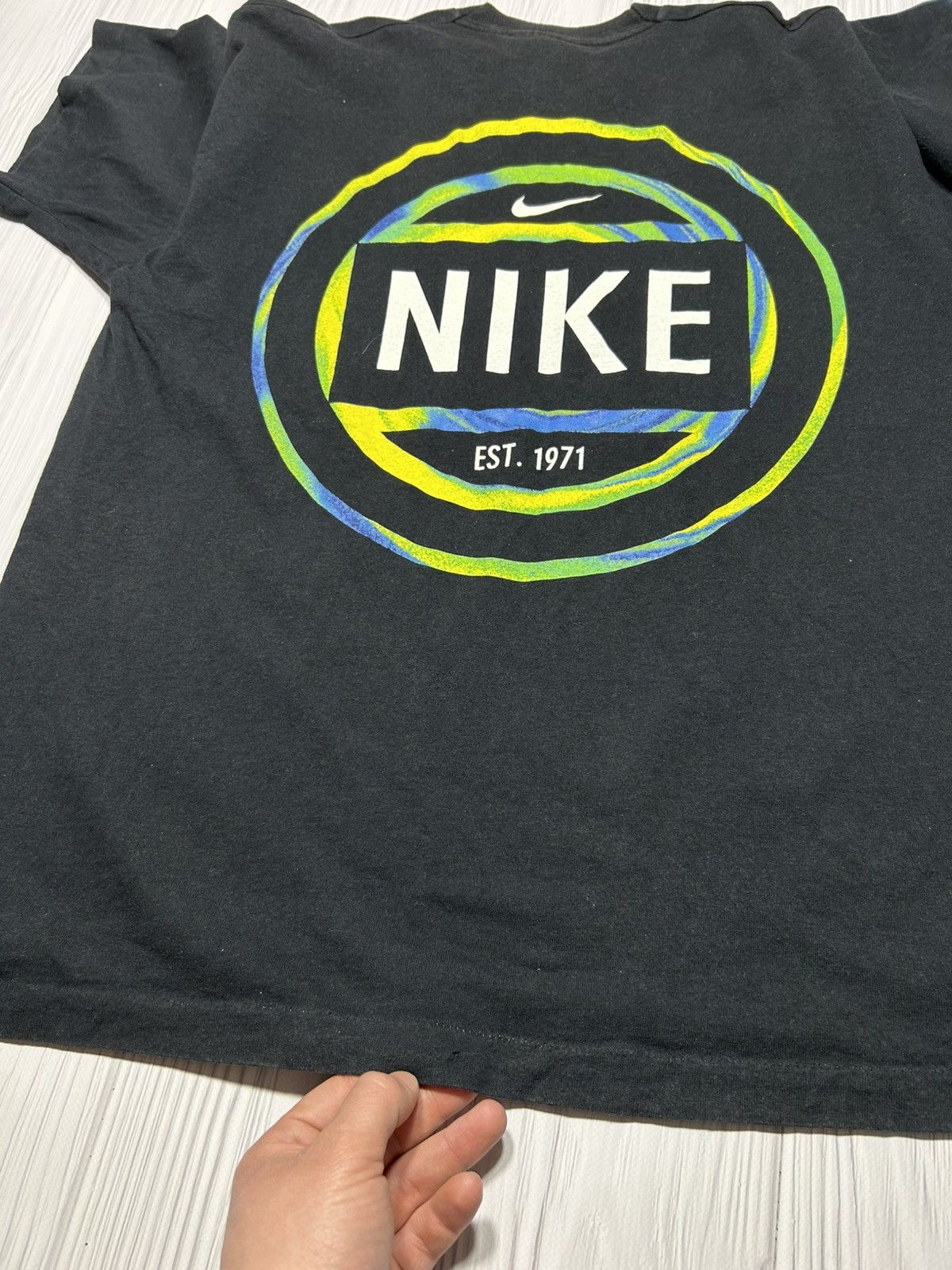 Nike Hype Vintage Nike Center Swoosh Tee 90s Size L Size US L / EU 52-54 / 3 - 6 Thumbnail
