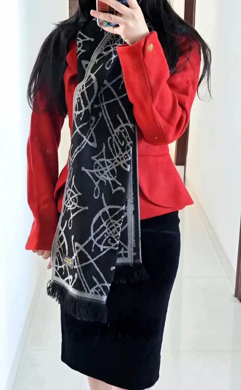 Vivienne Westwood Saturn graffiti double-sided tassel scar