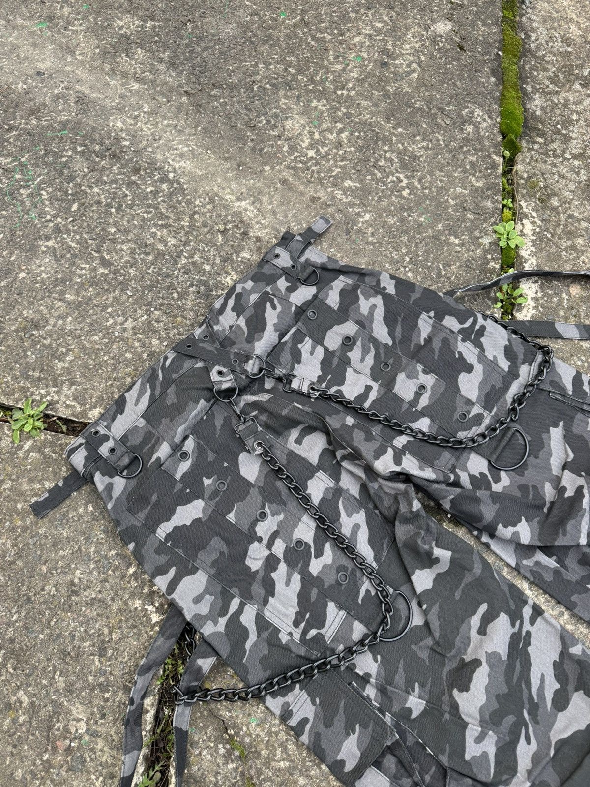 Japanese Brand 🔥VERY RARE GOTHICANA BY EMP AVANT GARDE BONDAGE CARGO PANTS🔥 Size US 34 / EU 50 - 13 Thumbnail