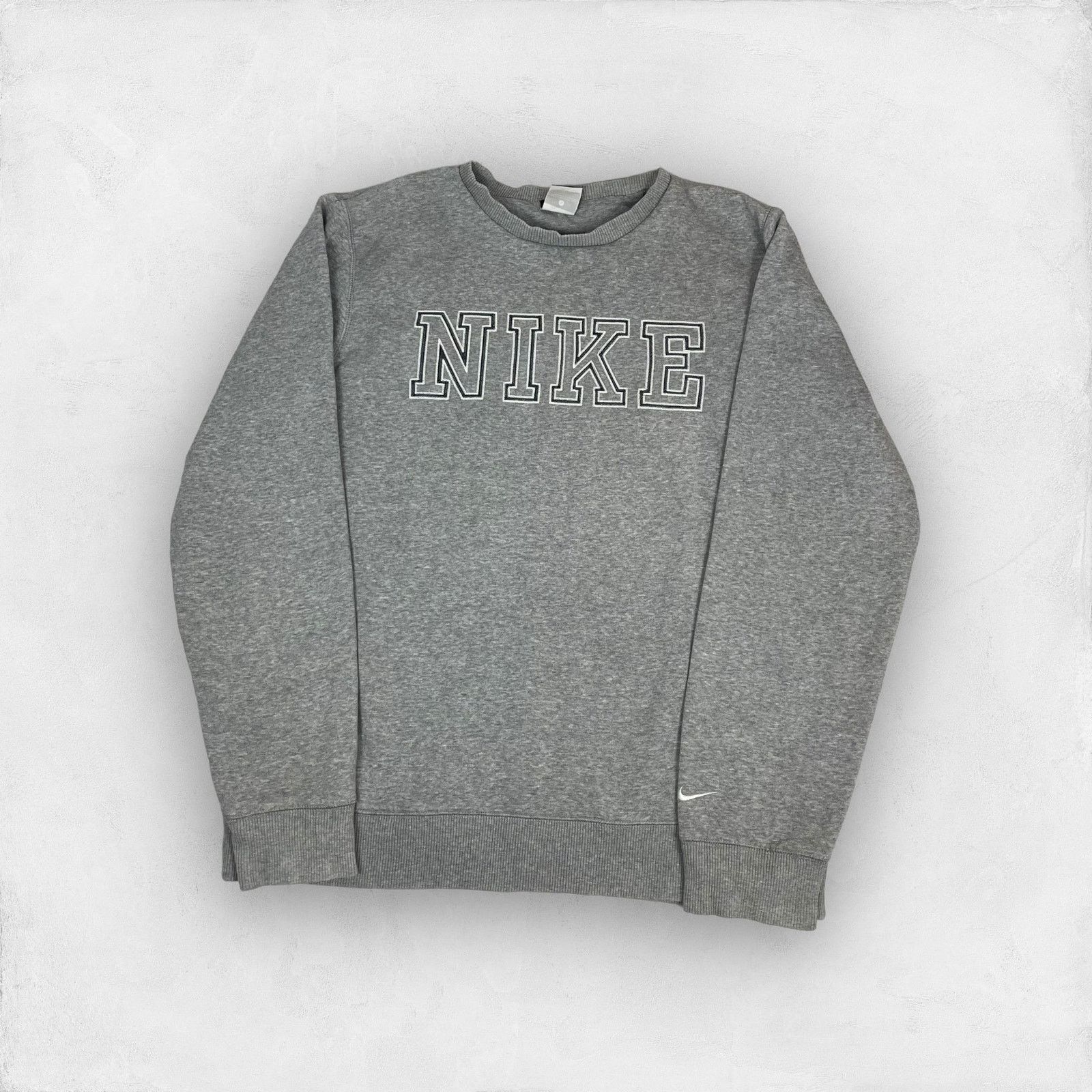 Nike × Vintage Vintage Nike Men Gray Spellout Lined Fleece Sweatshirt Large Size US L / EU 52-54 / 3 - 1 Thumbnail