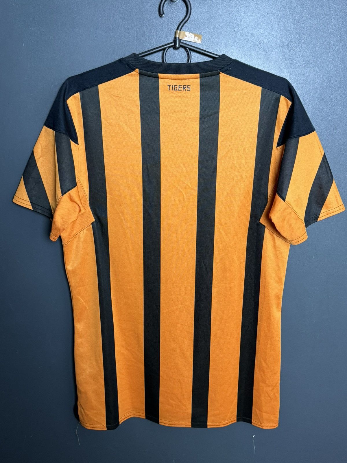 Umbro Hull City 17/18 Home Football Jersey Size US S / EU 44-46 / 1 - 2 Thumbnail