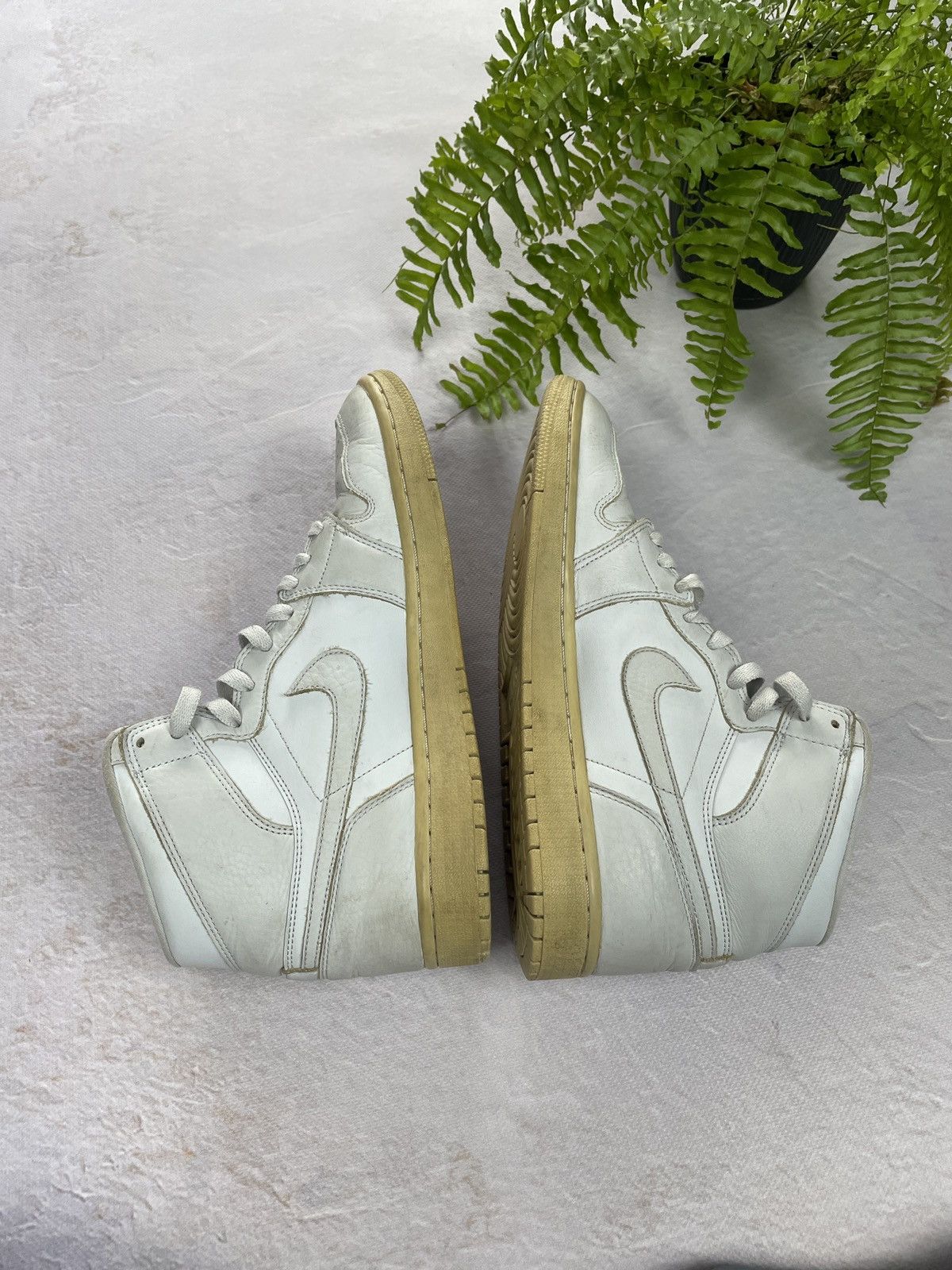 Jordan Brand × Nike Nike Air Jordan 1 Retro High Pure Platinum Sneakers Size US 9.5 / EU 42-43 - 8 Thumbnail