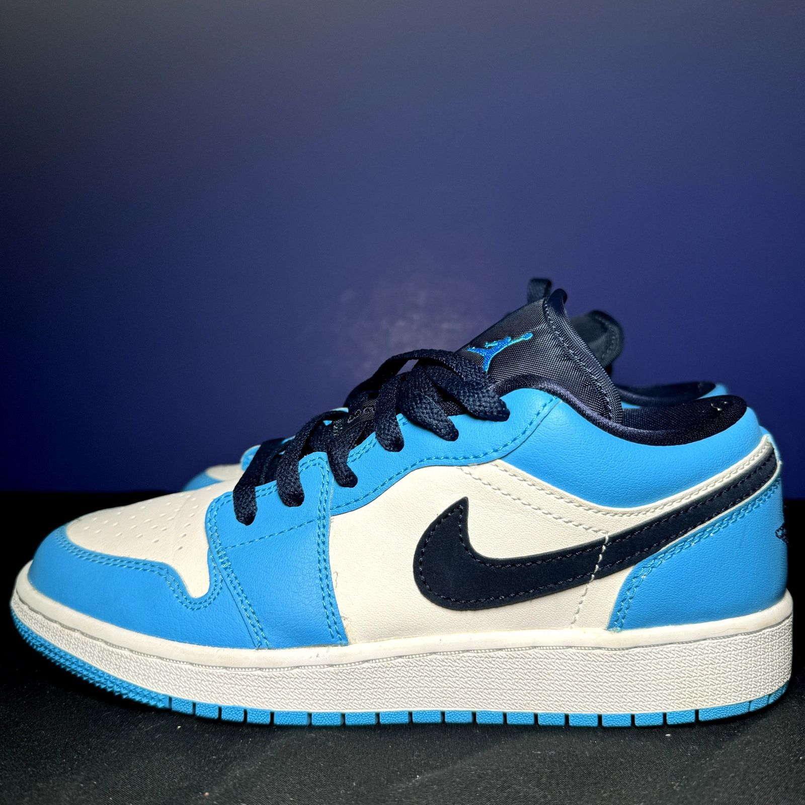 Jordan Brand × Nike Nike Air Jordan 1 Low GS UNC Men's Shoes - Size 5 Size US 5 / EU 37 - 9 Thumbnail