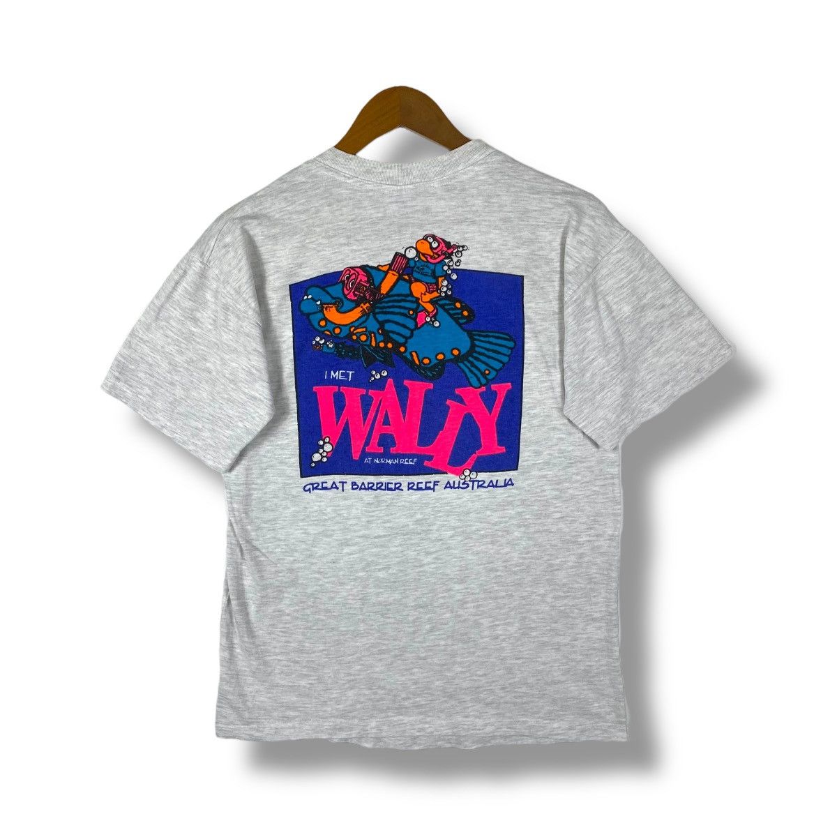 Vintage Vintage 90's I Met WALLY At Norman Reef Graphic Tee Size US M / EU 48-50 / 2 - 1 Thumbnail