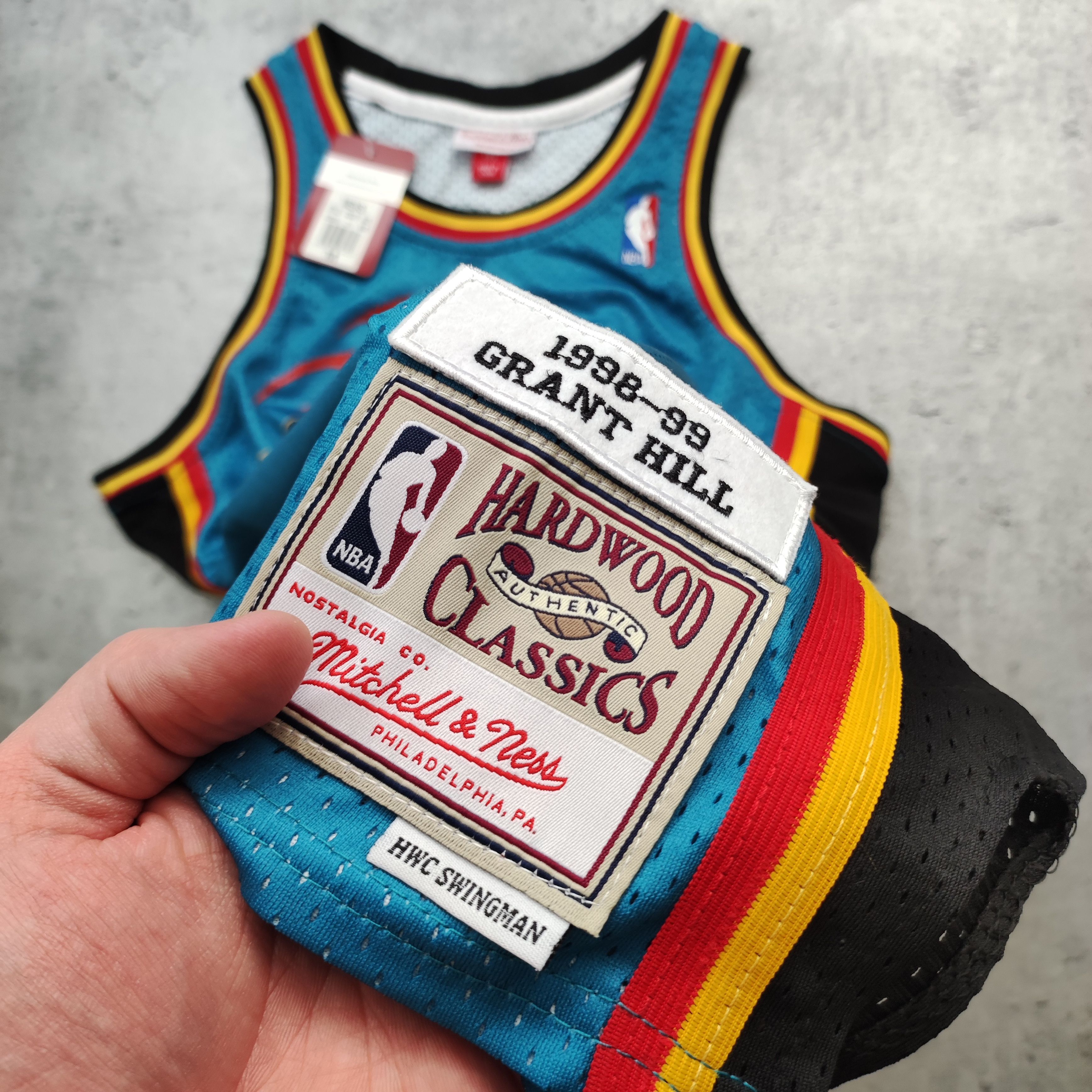 RARE Mitchell & Ness #33 Pistons 98/99 Grant Hill Jersey