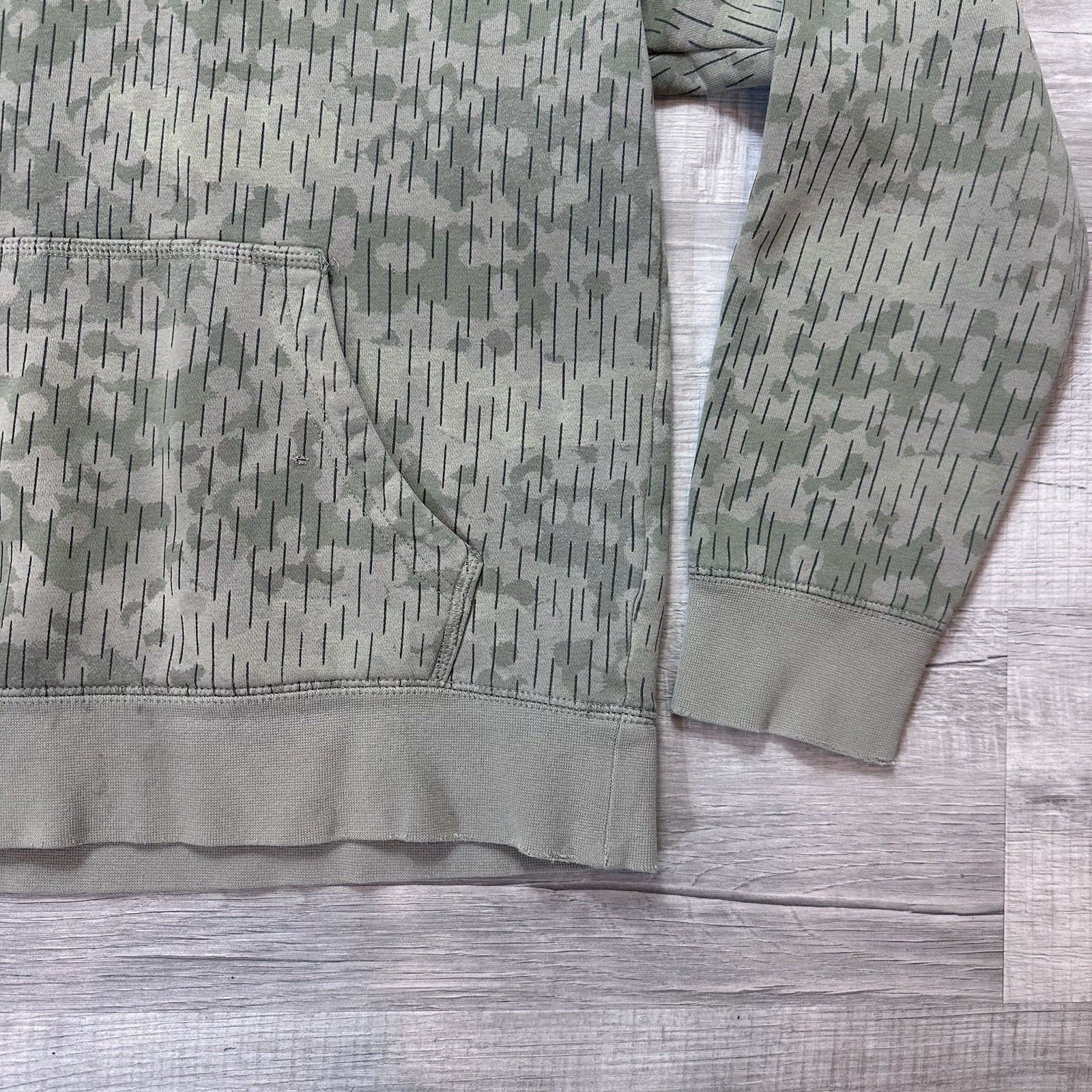 Nike Nike SB Hoodie Mens Small Light Army / Black Camo Rain Print Size US S / EU 44-46 / 1 - 4 Thumbnail