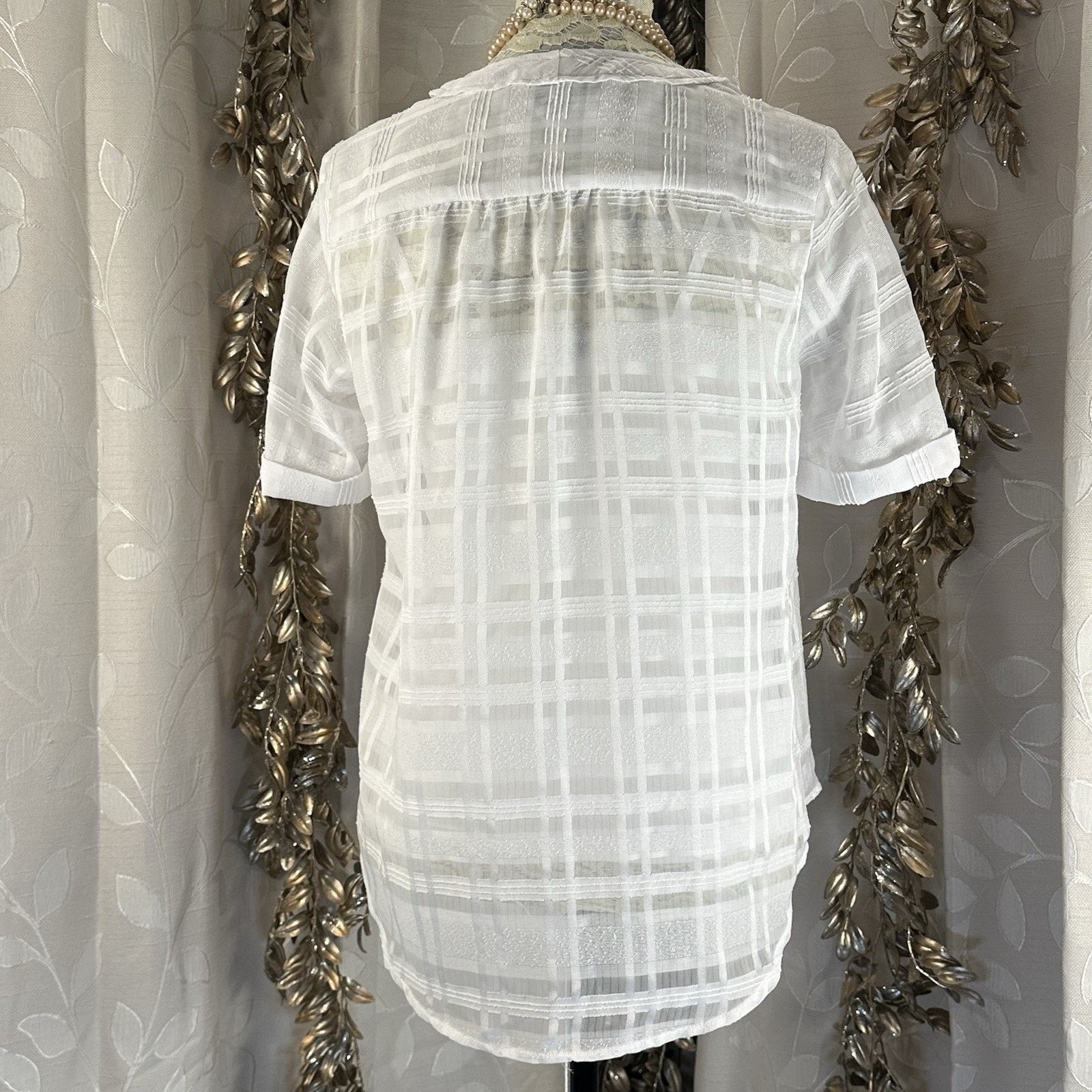 Alfani Alfani Petite Sheer White Blouse PS V-Neck Texture Size S / US 4 / IT 40 - 3 Thumbnail
