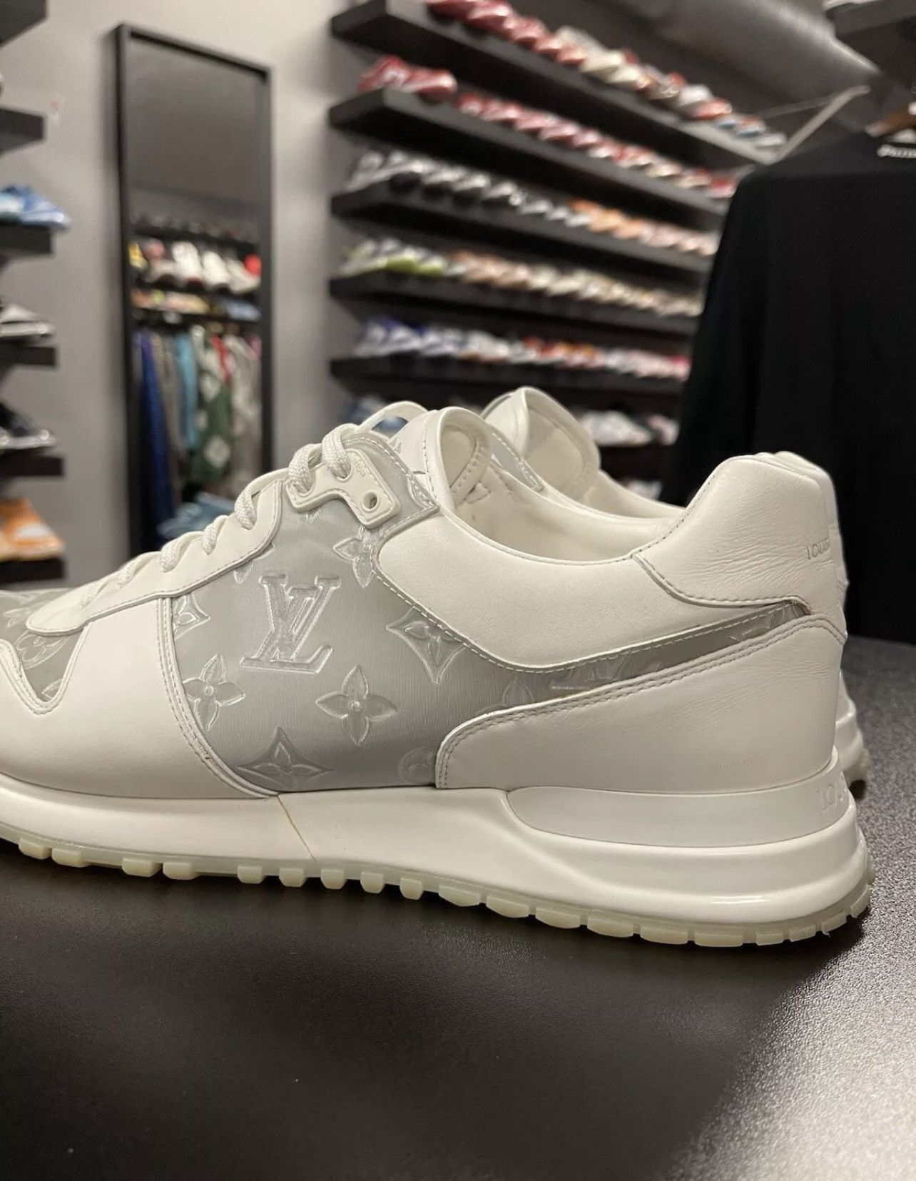 Louis Vuitton Size 9.5LV/10.5US Louis Vuitton Run Away White iridescent Size US 10.5 / EU 43-44 - 5 Thumbnail