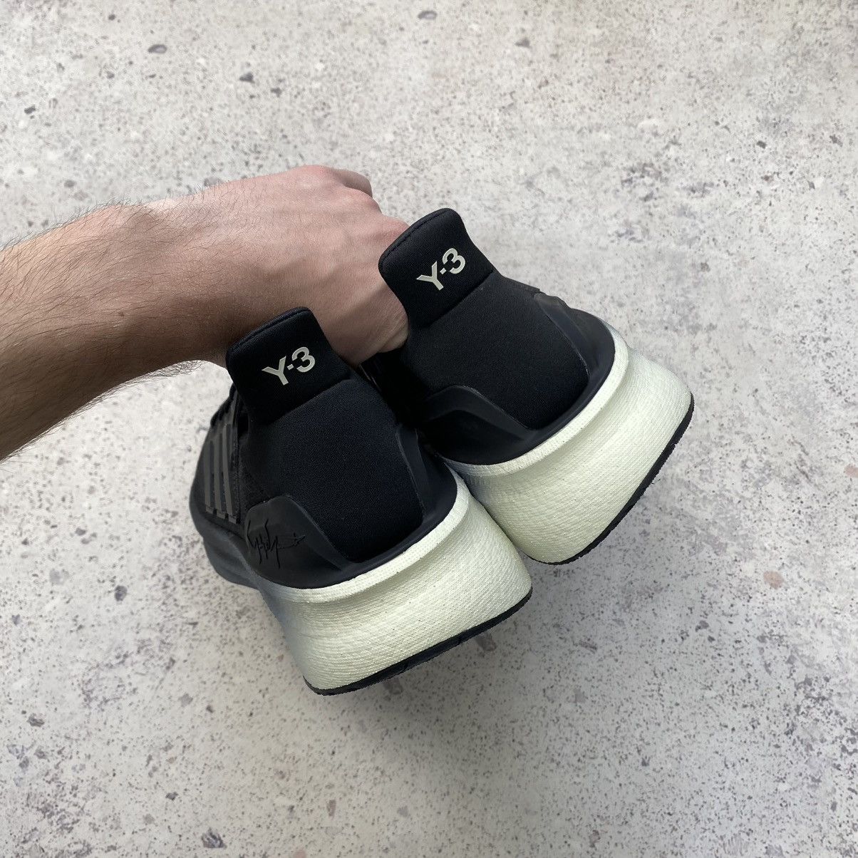 Y-3 Adidas Y-3 Ultraboost 5 Black Orbit Grey JR6647 Size US 11 / EU 44 - 10 Thumbnail