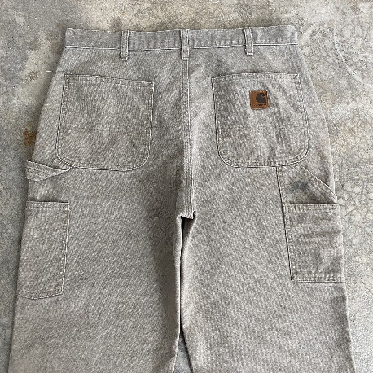 Carhartt × Vintage Vintage Carhartt Desert Grey Carpenter Workwear Pants Size US 33 - 16 Thumbnail