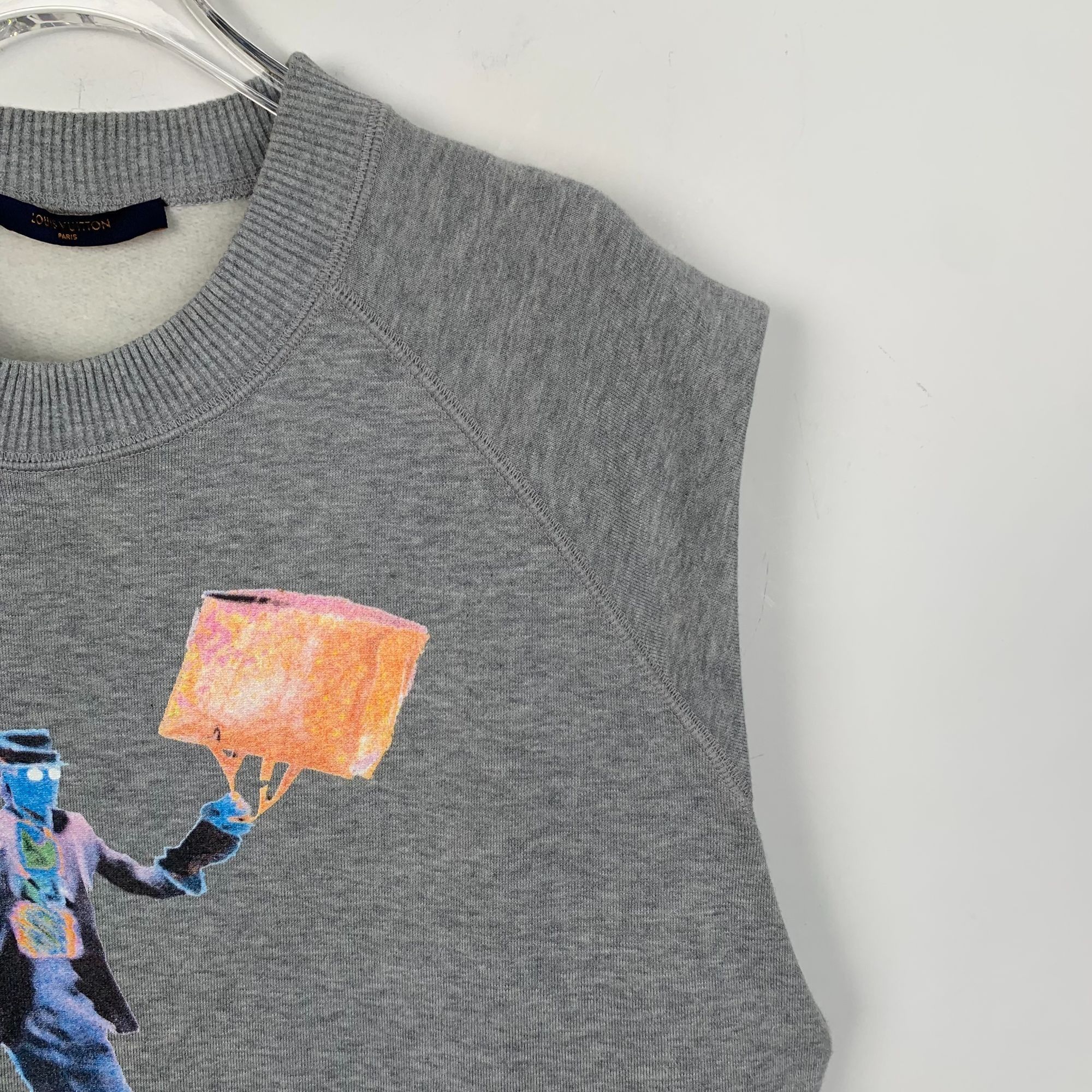 Louis Vuitton Louis Vuitton Gray Sleeveless Sweatshirt With Graphic Print Size US L / EU 52-54 / 3 - 3 Thumbnail