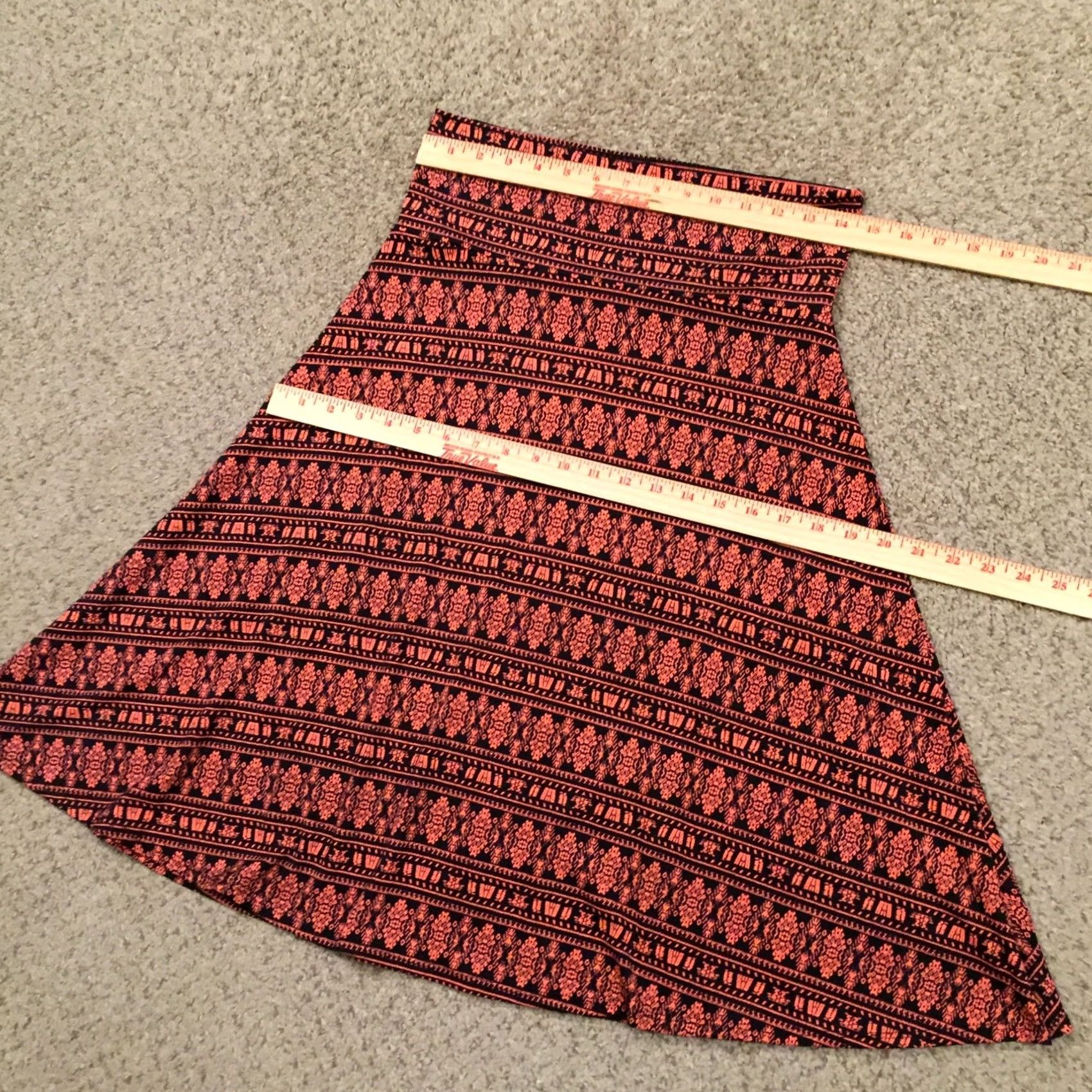 Vintage LuLaRoe Skirt Geometric Knee Length A-Line Pink ML Medium Unlined Pull On Women Regular Vintage: No Size 32" / US 10 / IT 46 - 2 Thumbnail
