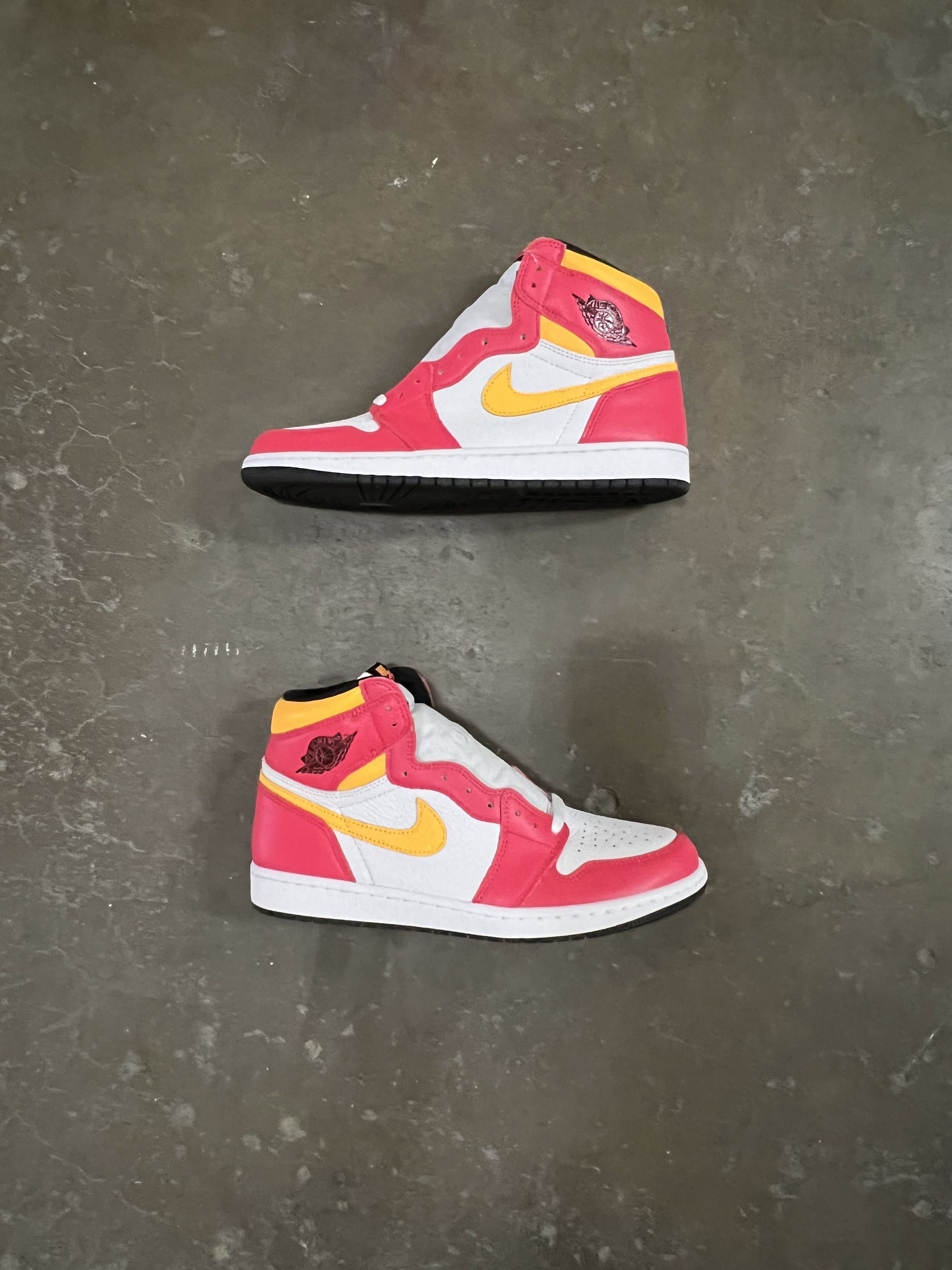 Nike Jordan 1 Retro High OG 'Light Fusion Red' Men's 11 - New Size US 11 / EU 44 - 2 Thumbnail