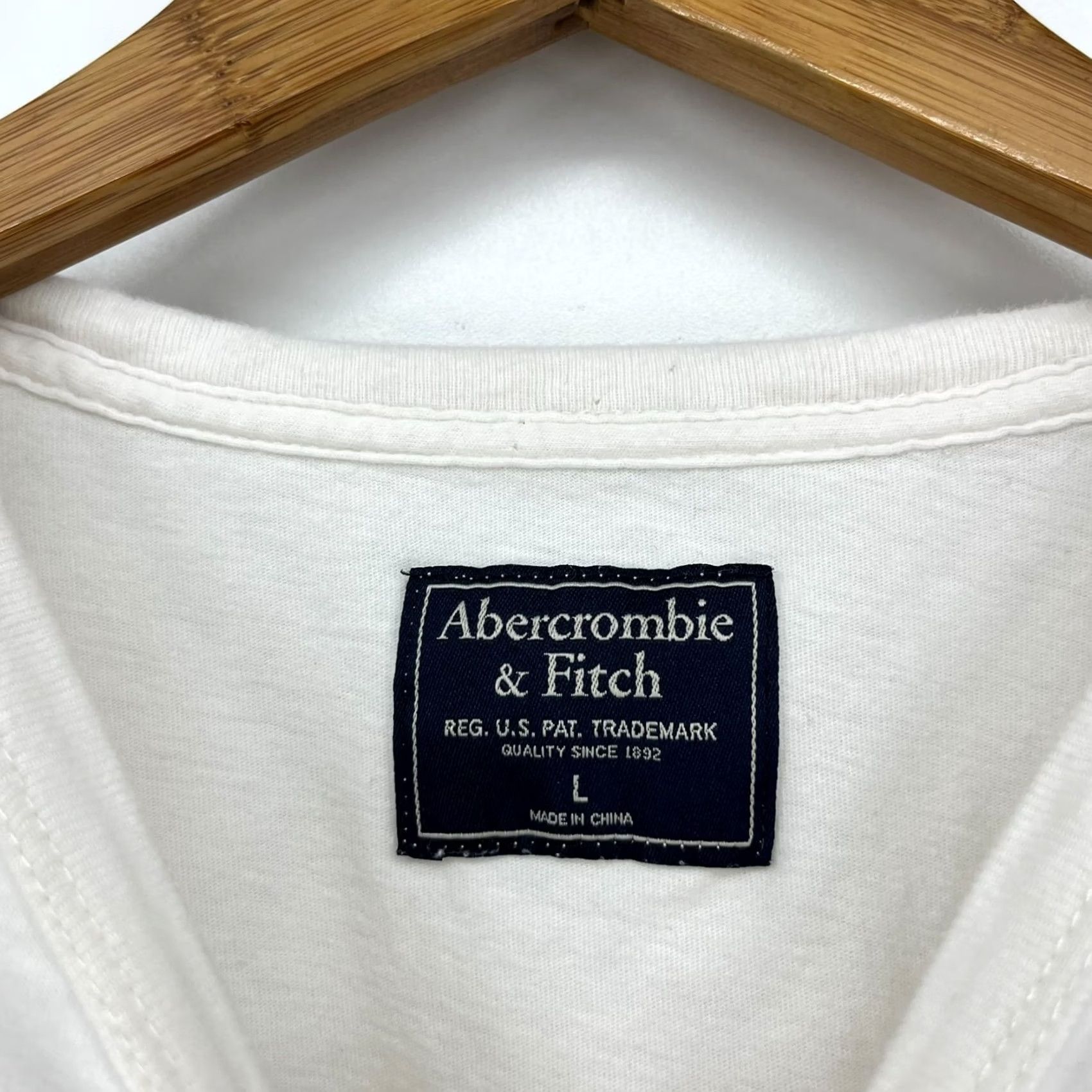 Abercrombie & Fitch Abercrombie & Fitch Pocket T-Shirt Men's L White Short Sleeve Crew Neck Cotton Size US L / EU 52-54 / 3 - 6 Thumbnail