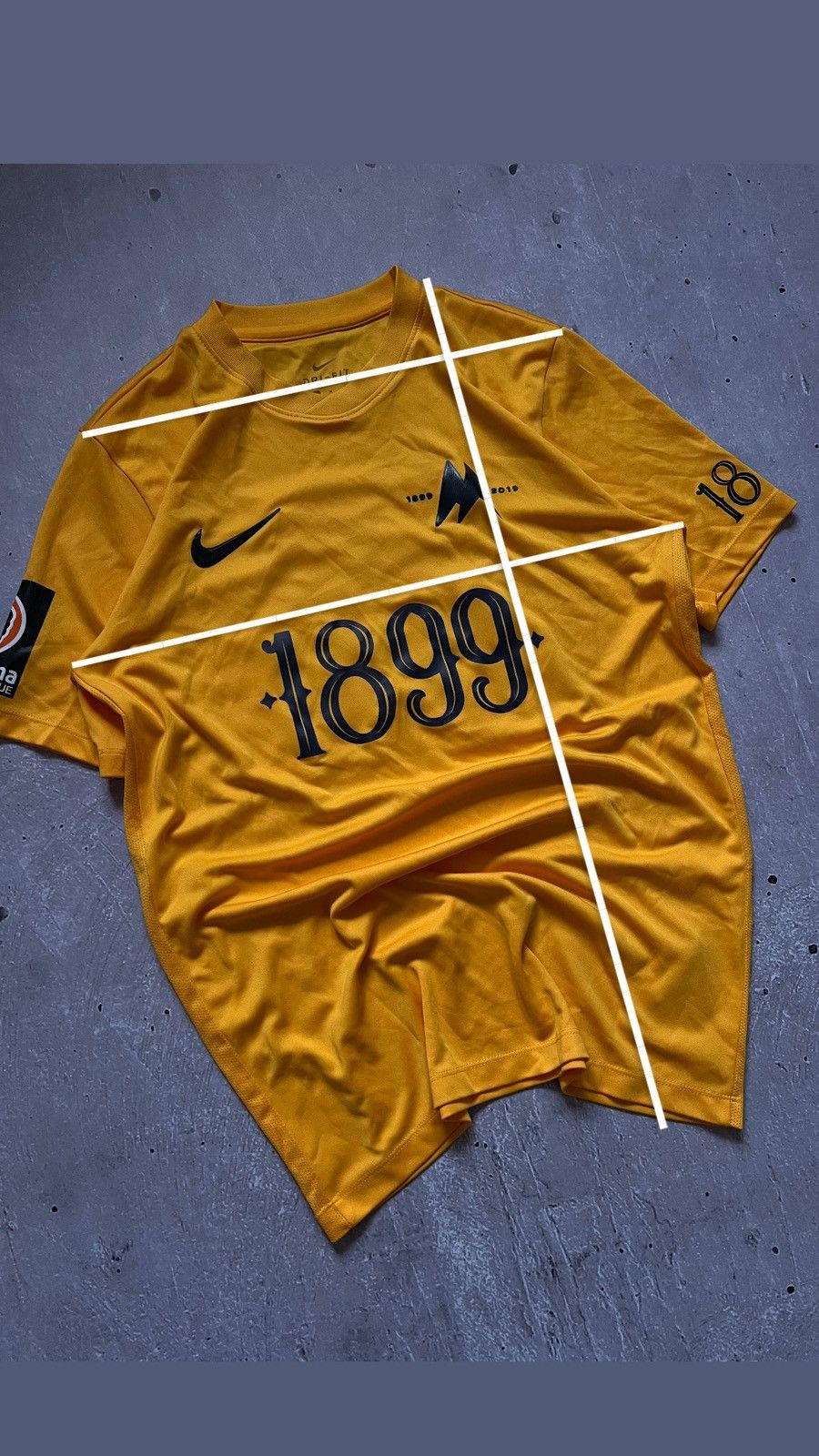 Nike Torquay United 2019-20 Nike t-shirt football jersey sz M #23 Size US M / EU 48-50 / 2 - 14 Thumbnail