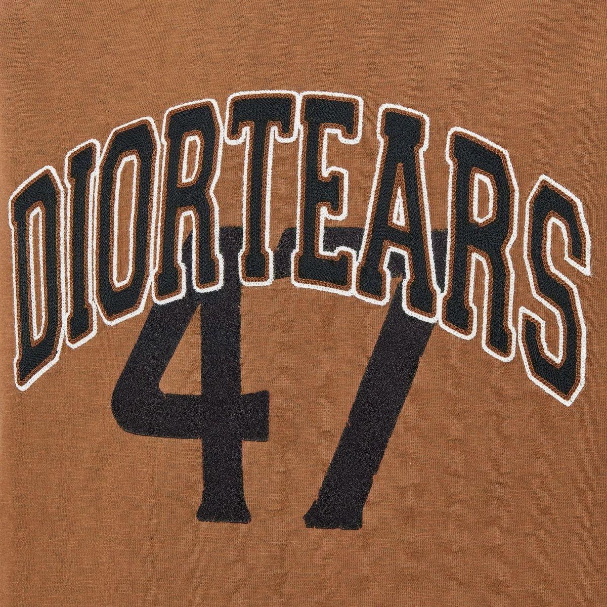 o1bcso1str0225 Tears T-Shirt in Brown
