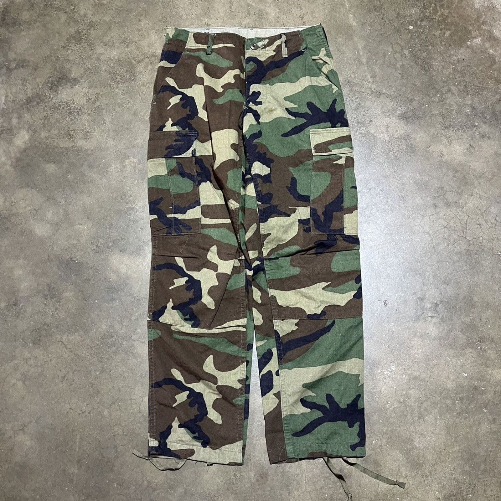 Vintage Vintage 80s US Army Camo Grunge Cargo Pants 29x29 Size US 29 - 1 Thumbnail
