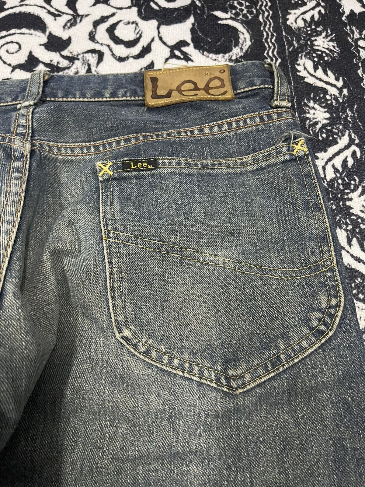 Lee 80s LEE RIDERS RARE ONESIDE SALVADGE DISTRESSED ON TALON ZIP Size US 31 - 18 Thumbnail