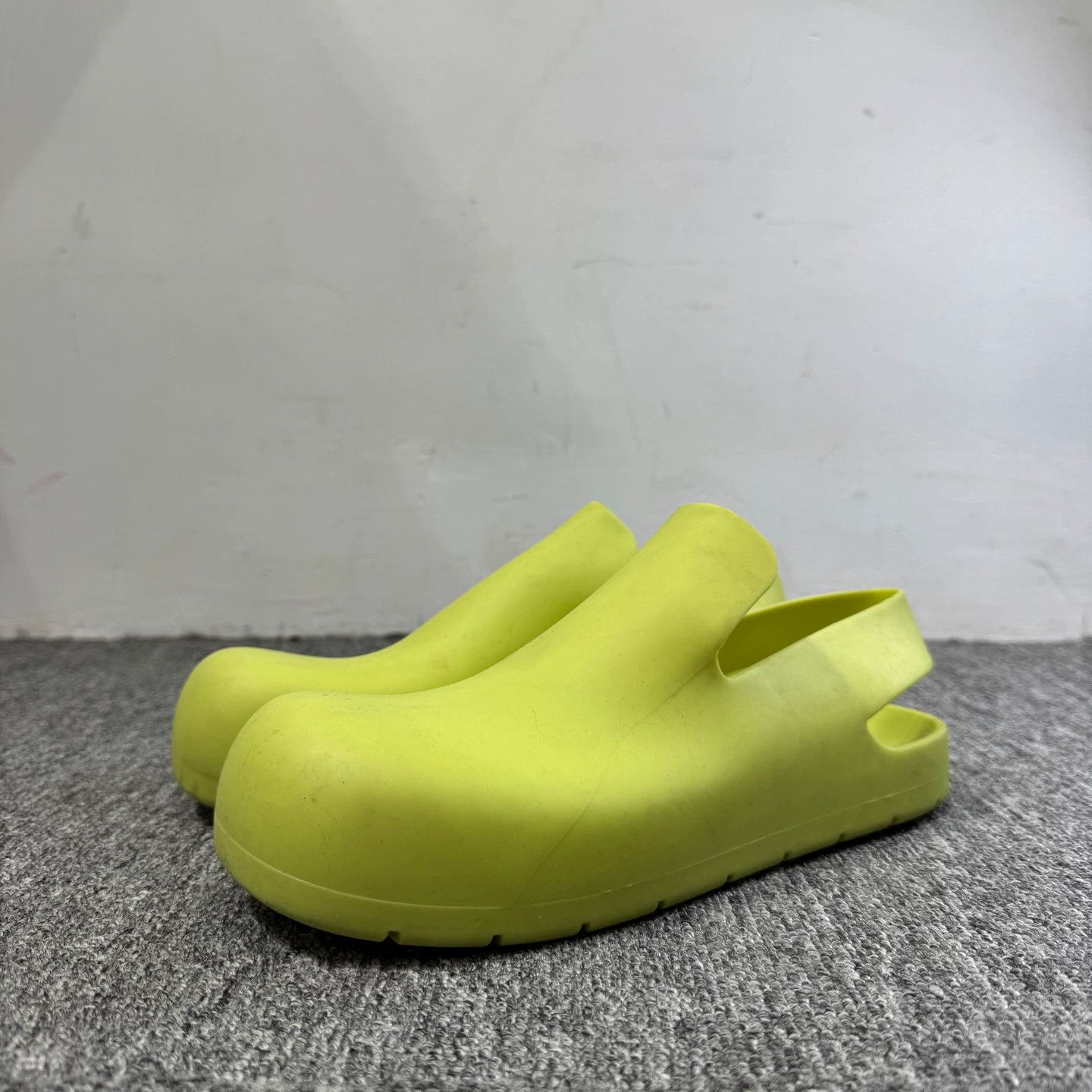 Bottega Veneta BV 95 New Rubber Slippers 39 Size US 8.5 / IT 38.5 - 1 Thumbnail