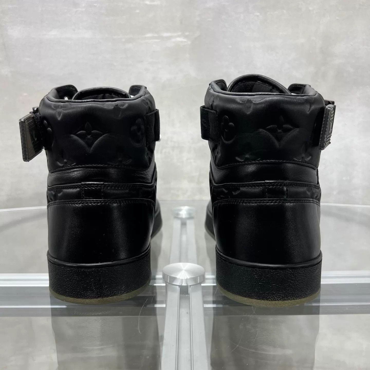 Louis Vuitton LV High-Top Embossed Monogram Sneaker Black UK9/43 Size US 10 / EU 43 - 6 Thumbnail