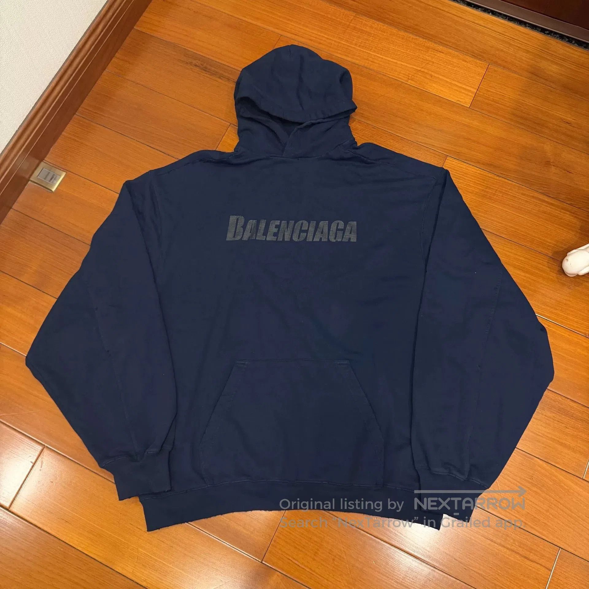 Balenciaga Balenciaga Navy Logo Sweatshirt. Size US S / EU 44-46 / 1 - 1 Thumbnail